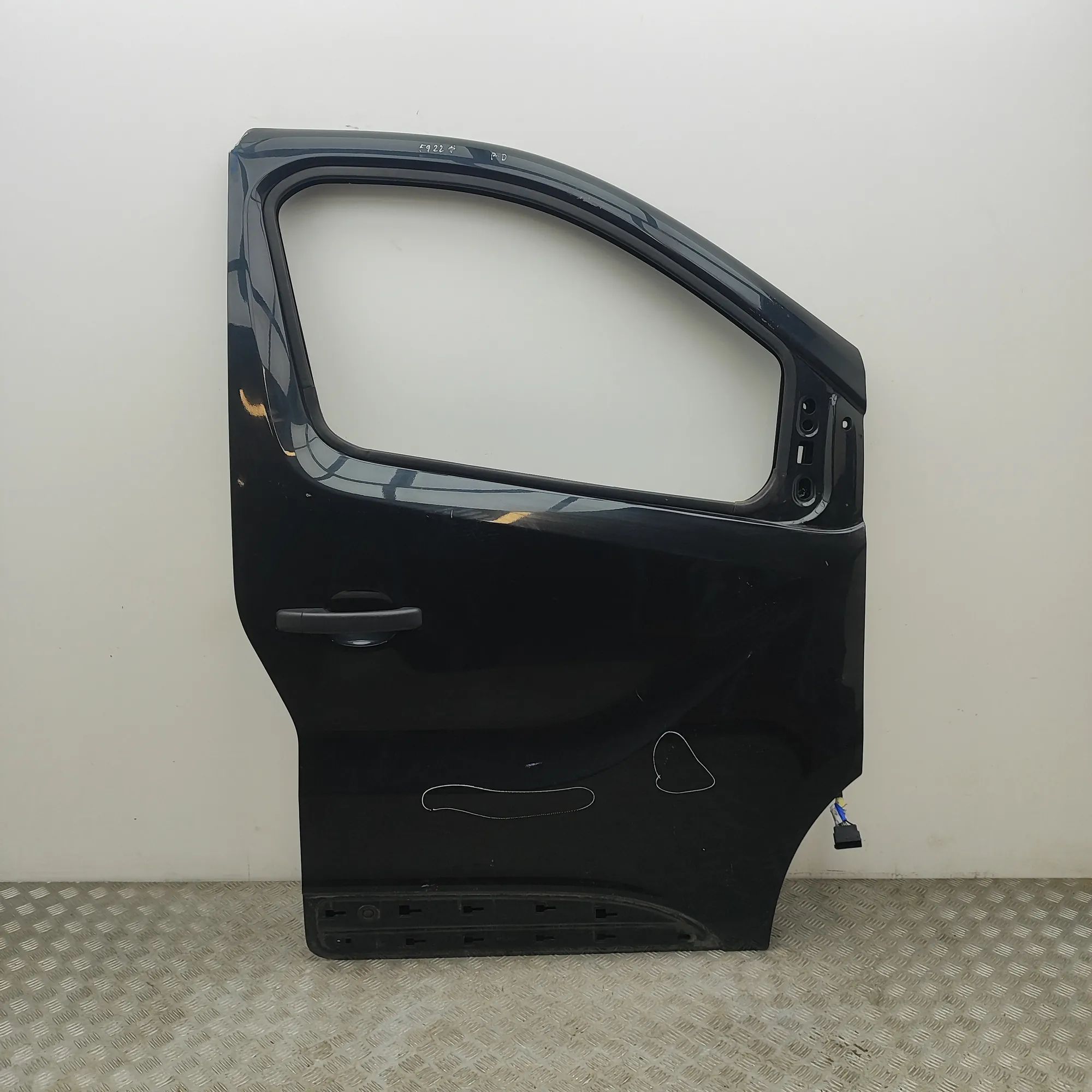 Opel Vivaro (B) Door — front right Door — front right — OPEL VIVARO (Combi) (2014-...
