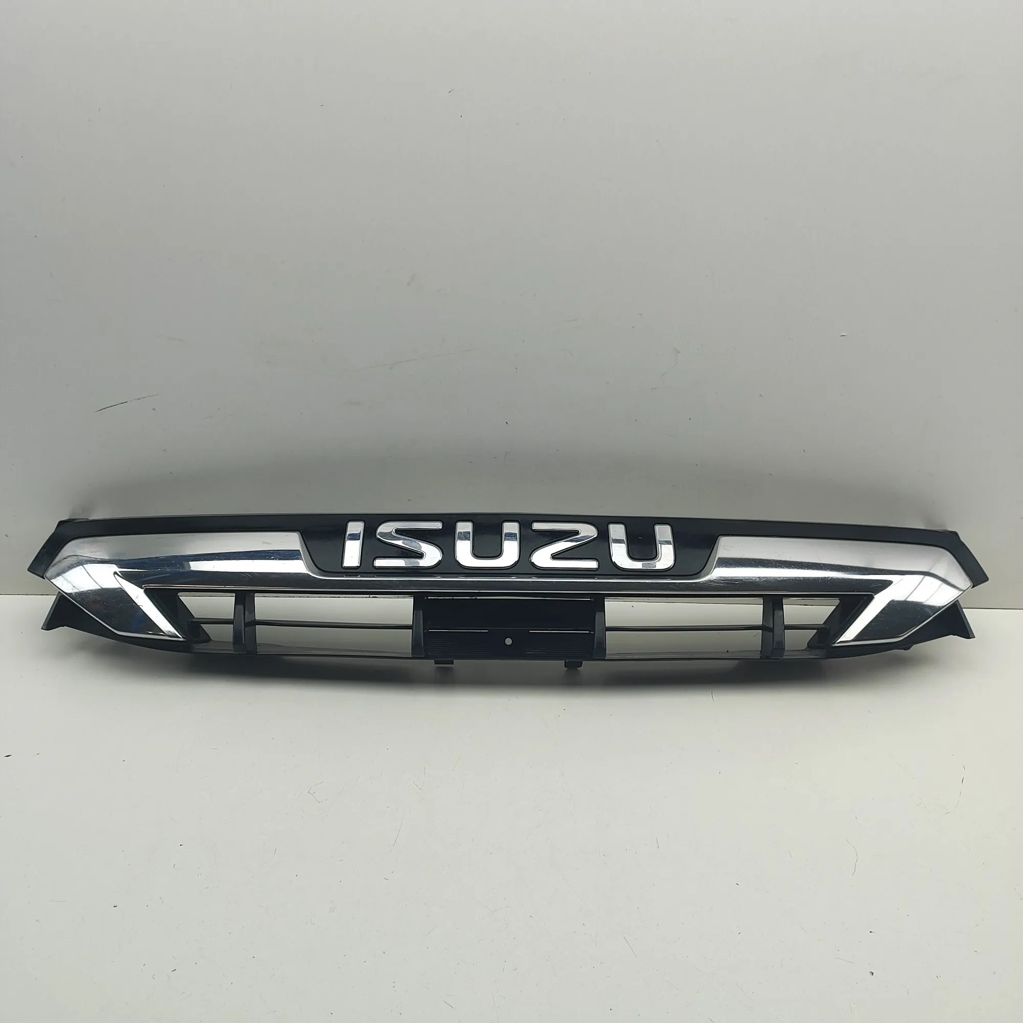 Isuzu  D-Max Radiator Grille Radiator grille — ISUZU D-MAX (II TFR, TFS) (20...