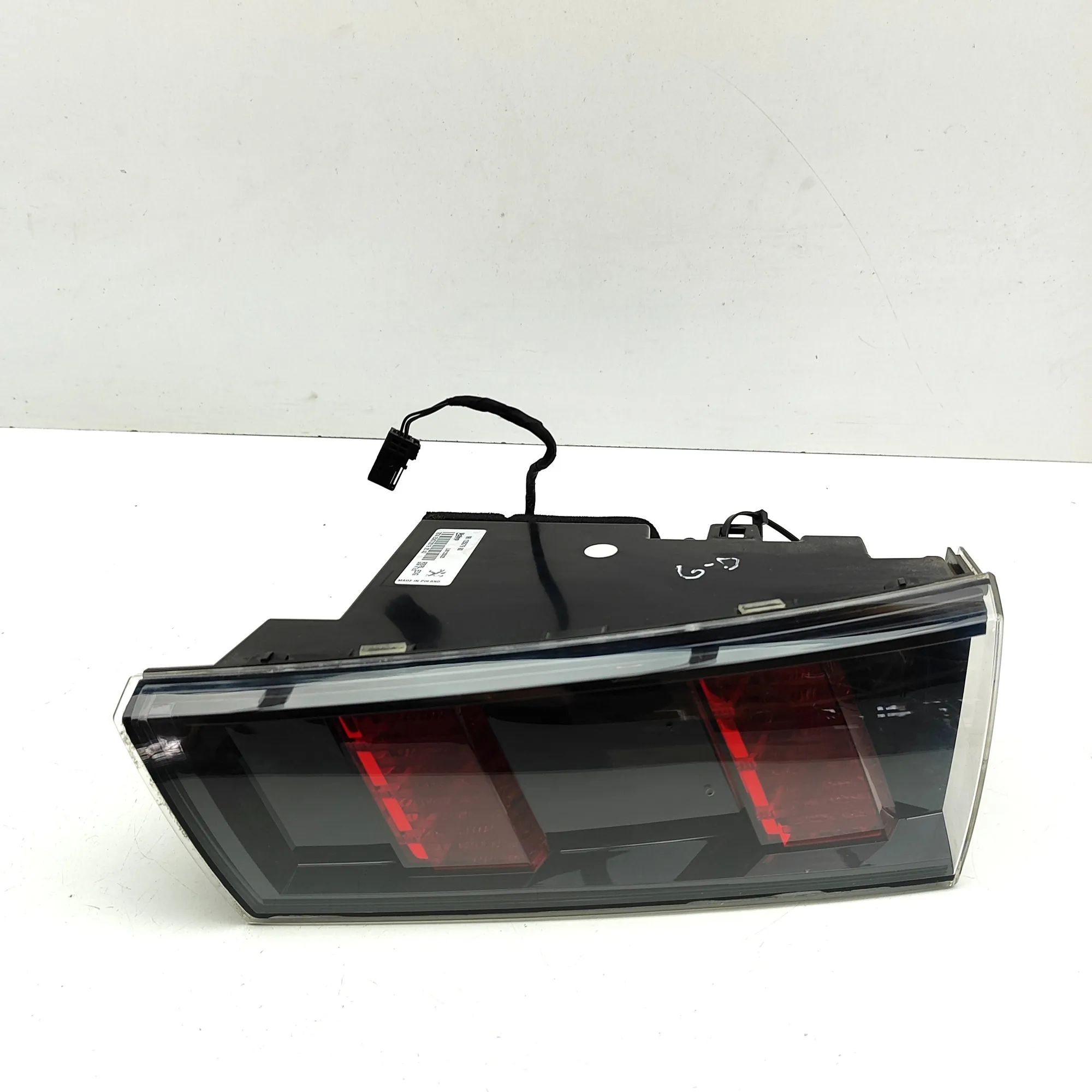 Peugeot 508 Right Side Tailgate Tail Light Right Side Tailgate Tail Light — PEUGEOT 508 (S...