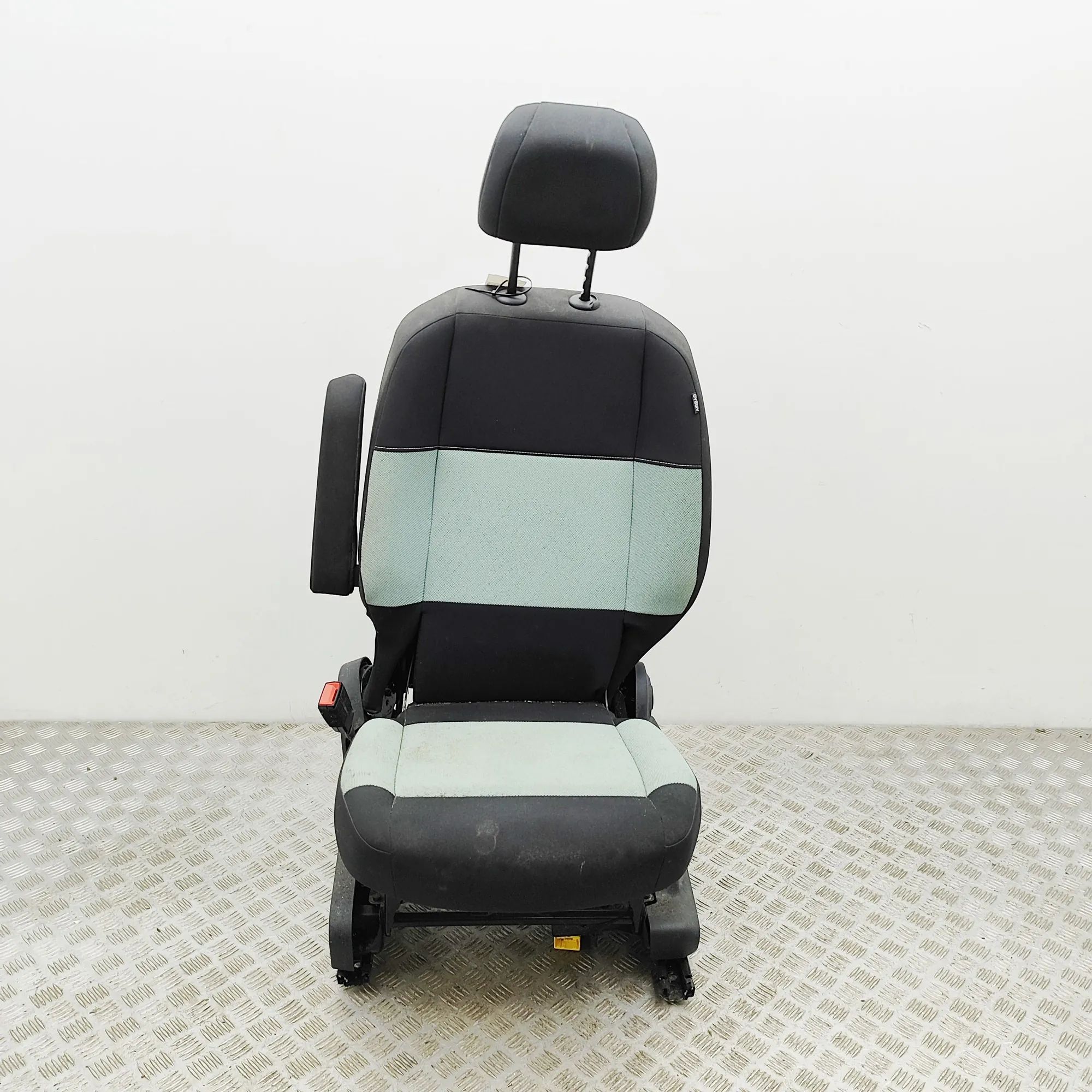 Citroen Berlingo Front Left Seat Front left seat — CITROEN BERLINGO (K9) (2018-....