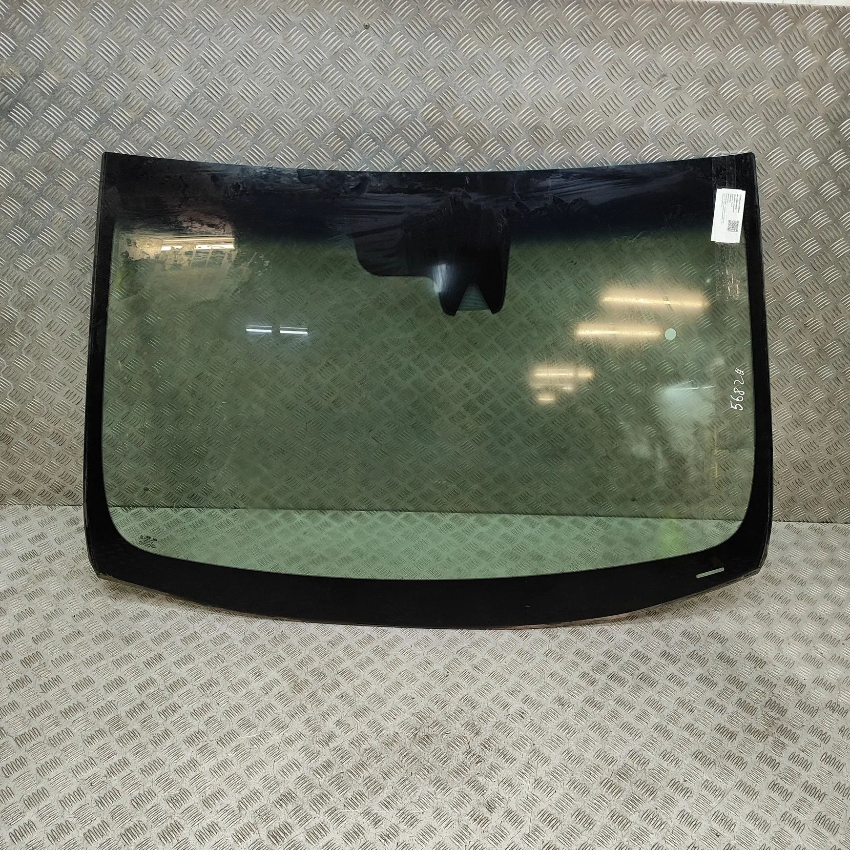 Hyundai i40 Front Windshield Front Windshield — HYUNDAI I40 (VF) (2012-...) ...