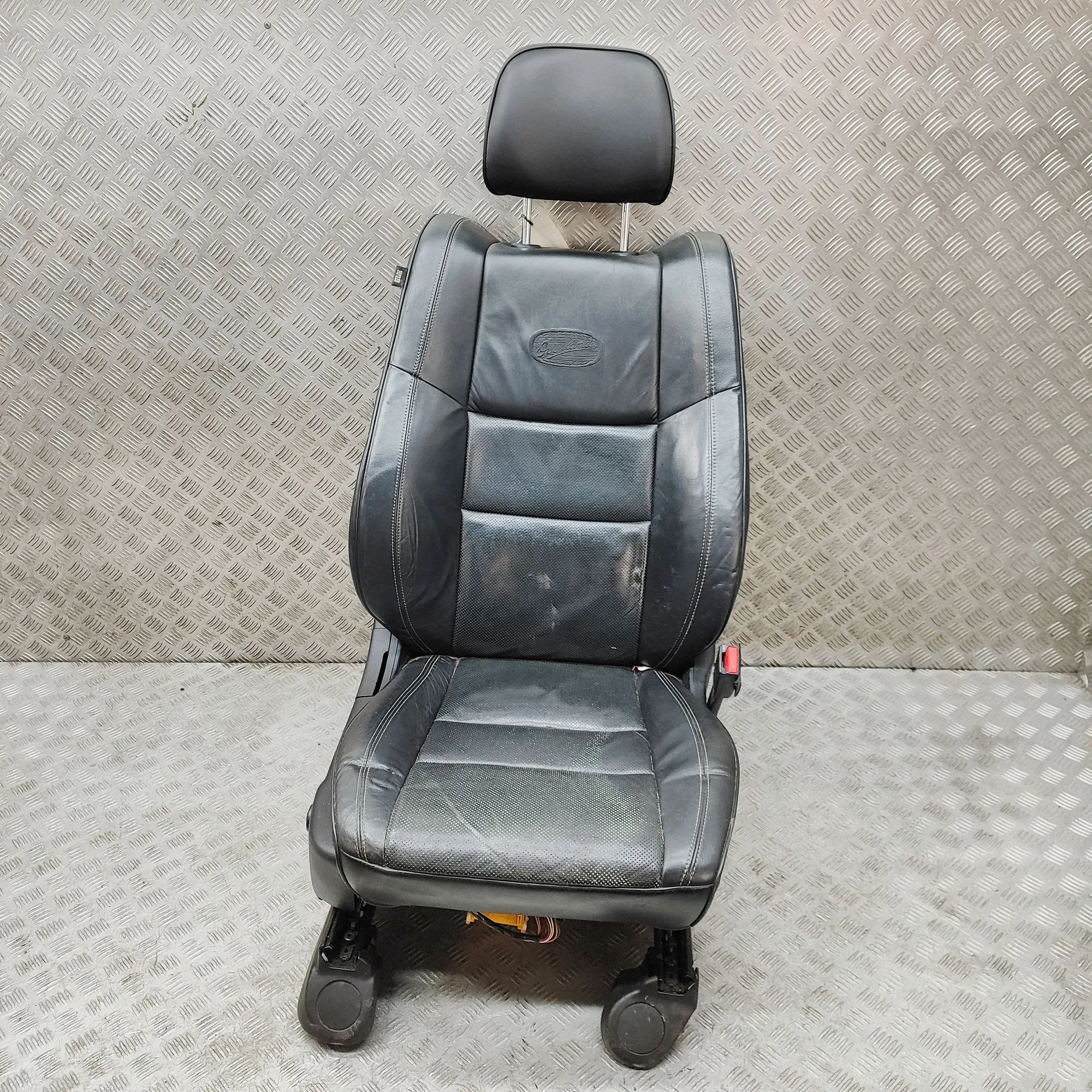 Jeep Grand Cherokee (WK) Front Right Seat Front right seat — JEEP GRAND CHEROKEE (IV WK, ...