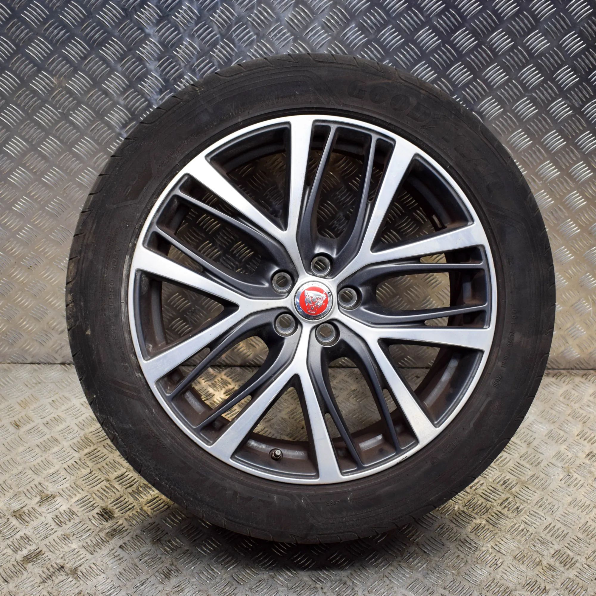Jaguar I-Pace Alloy Wheel Alloy wheel — JAGUAR I-PACE (X590) (2018-...) —...
