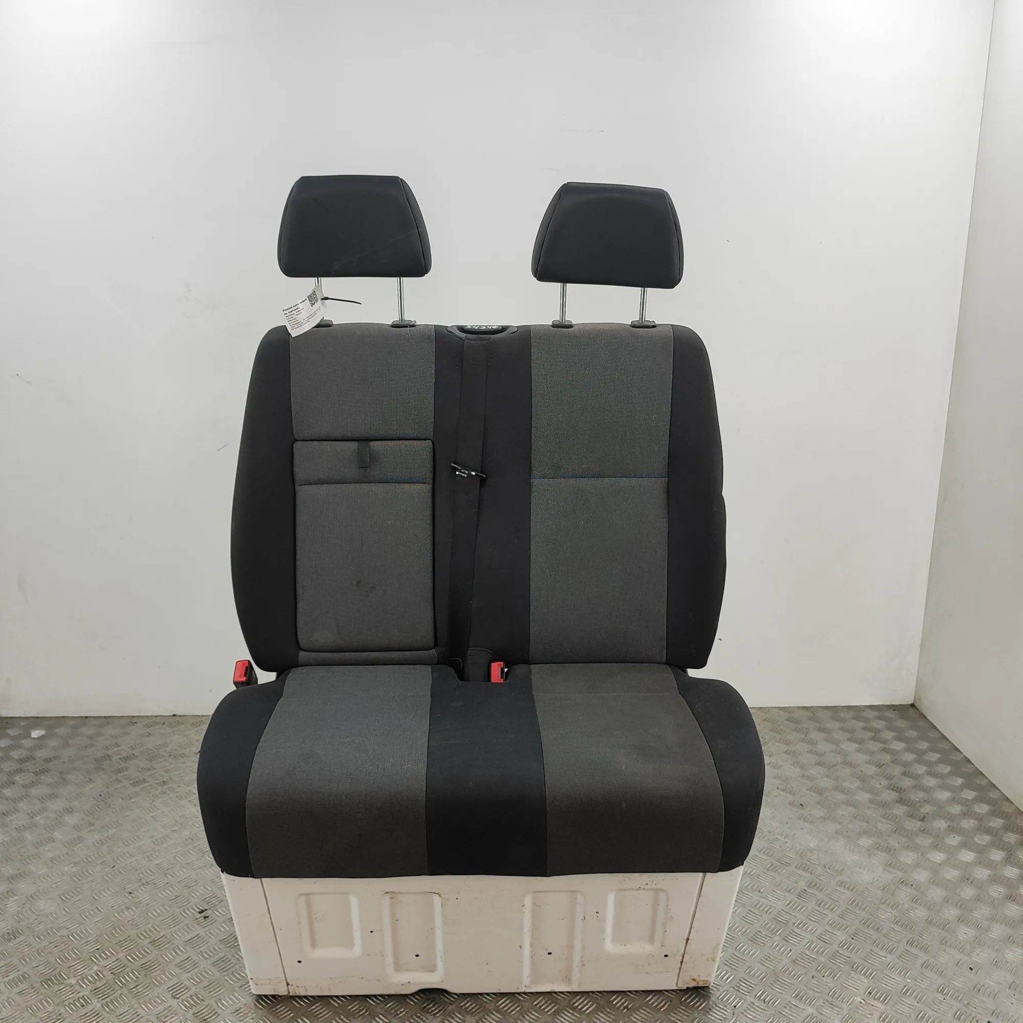 Volkswagen Crafter Front Left Seat Front left seat — VW CRAFTER (30-50 Van 2E_) (2...
