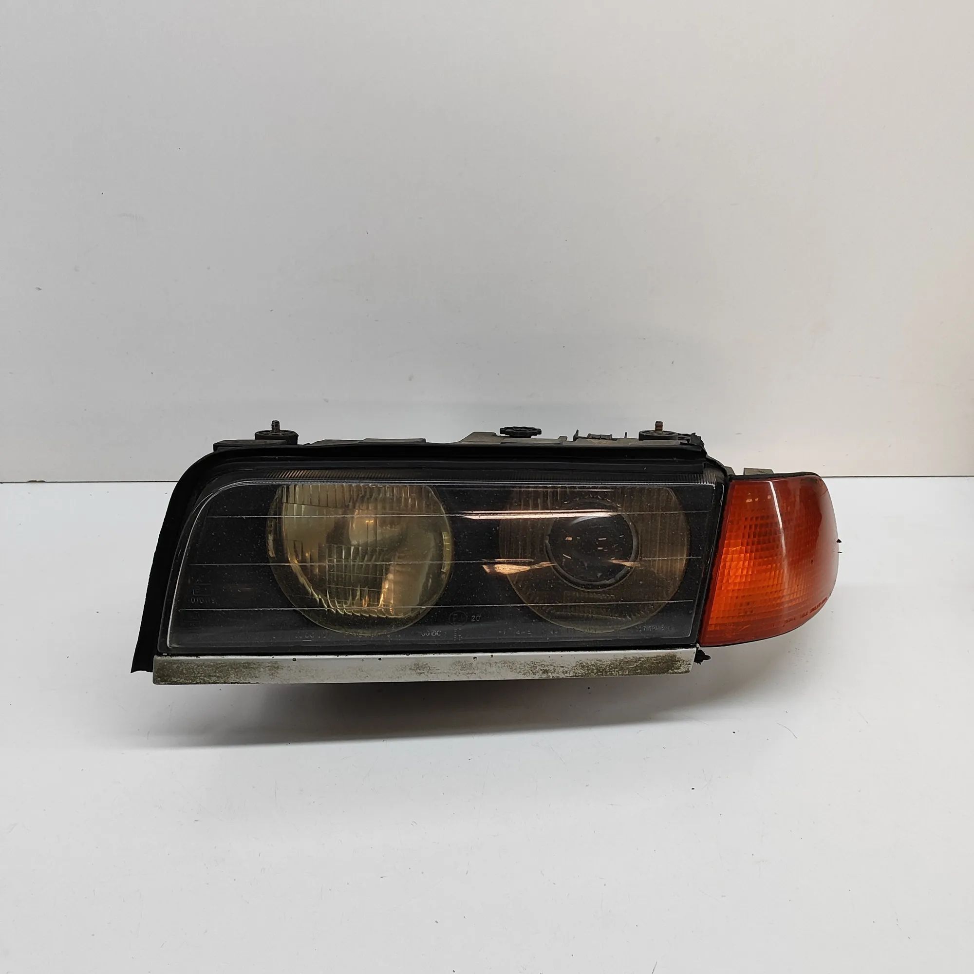 BMW 7 (E38) Front Left Headlight Front Left Headlight — BMW 7 (E38) (1994-2001) ...