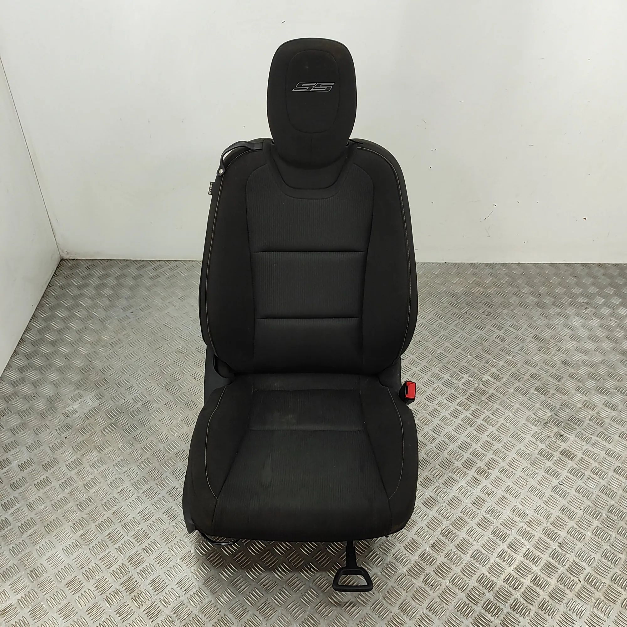 Chevrolet Camaro Front Right Seat Front right seat — CHEVROLET CAMARO (2009-2015)...
