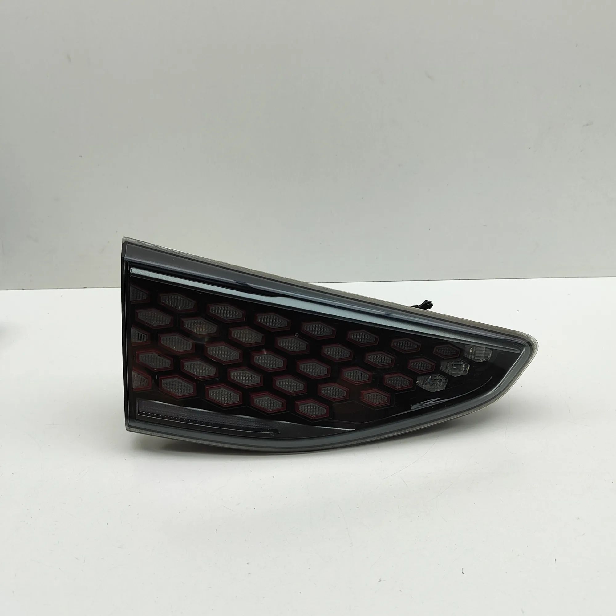 Kia Ceed (CD) Left Side Tailgate Tail Light Left Side Tailgate Tail Light — KIA CEE\'D (Hat...