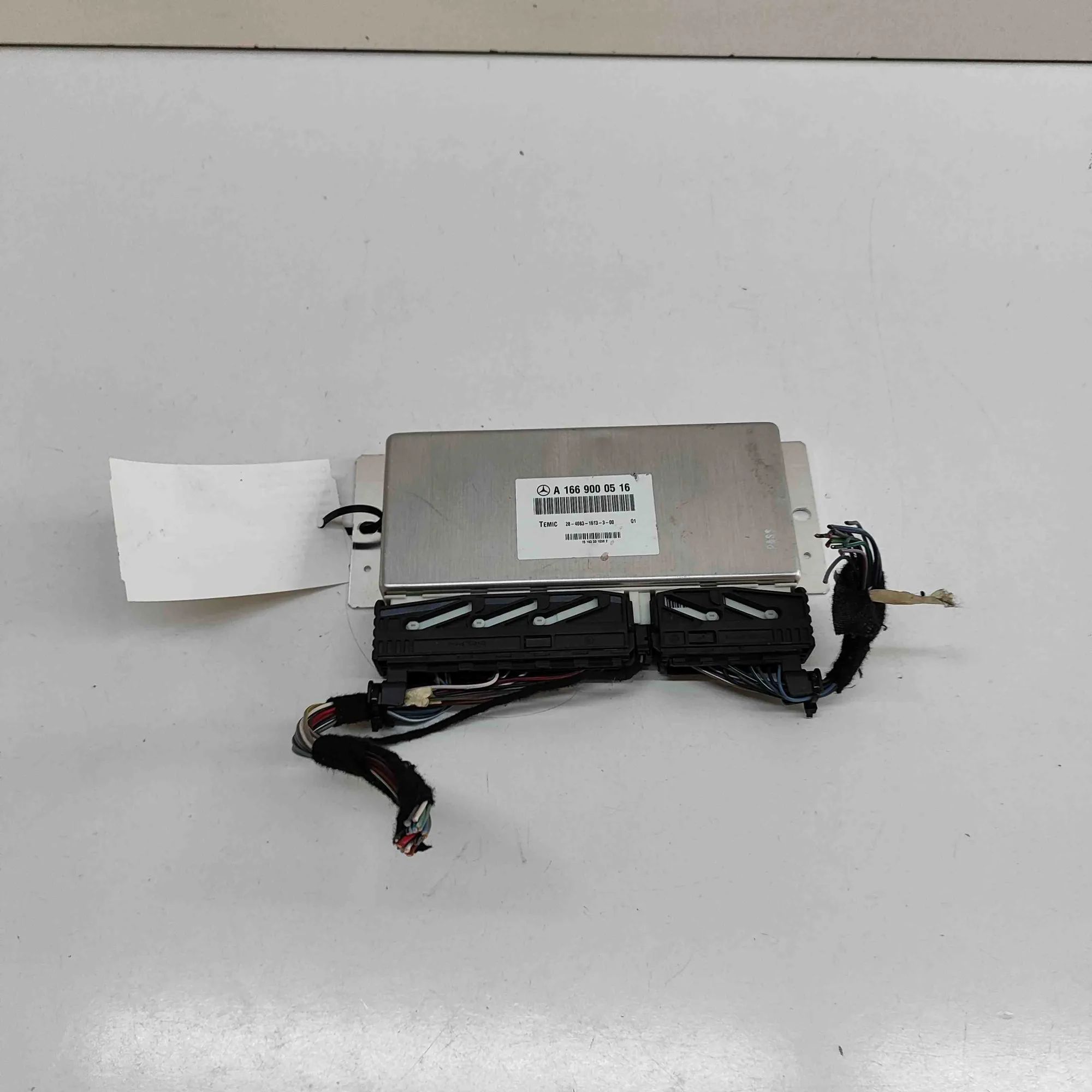 Mercedes-Benz ML / GLE (W166) Air Suspension Control Unit Air Suspension Control Unit — MERCEDES BENZ GLE...