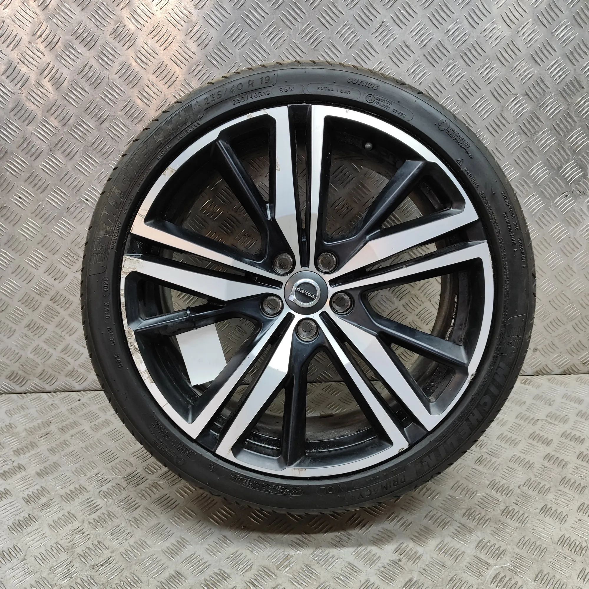 Volvo V60 Alloy Wheel Alloy wheel — VOLVO V60 (II) (2019-...) — 32143...
