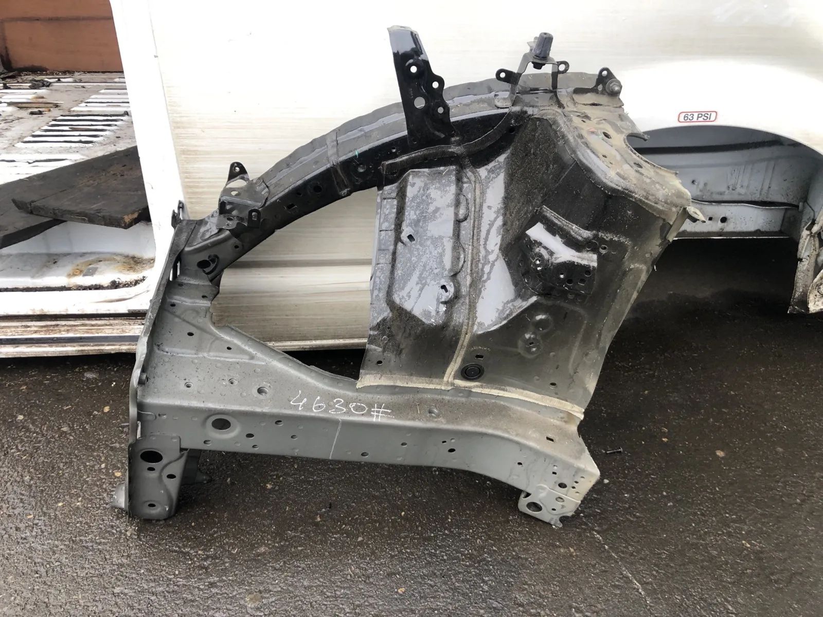 Honda CR-V Front Right Quarter Panel Front right quarter panel — HONDA CR-V (VI RS_,...