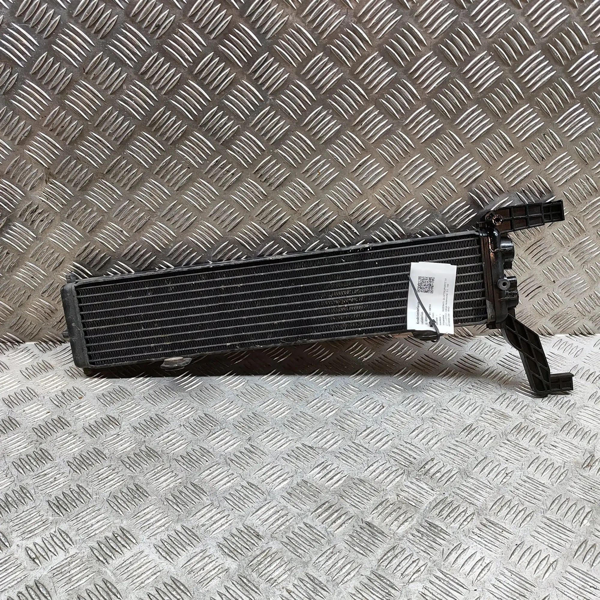 Maserati Quattroporte Gearbox Radiator Gearbox Radiator — MASERATI QUATTROPORTE (VI) (...