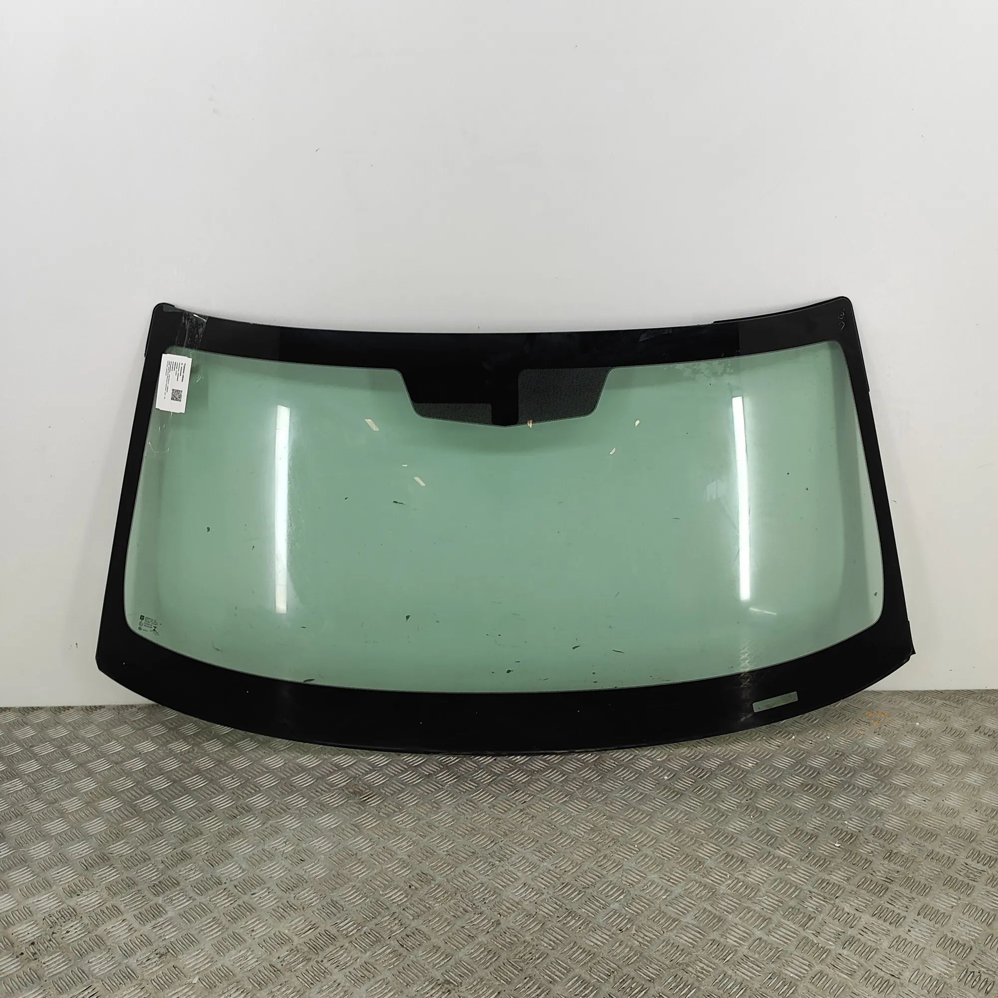 Chevrolet Camaro Front Windshield Front Windshield — CHEVROLET CAMARO (2009-2015)...