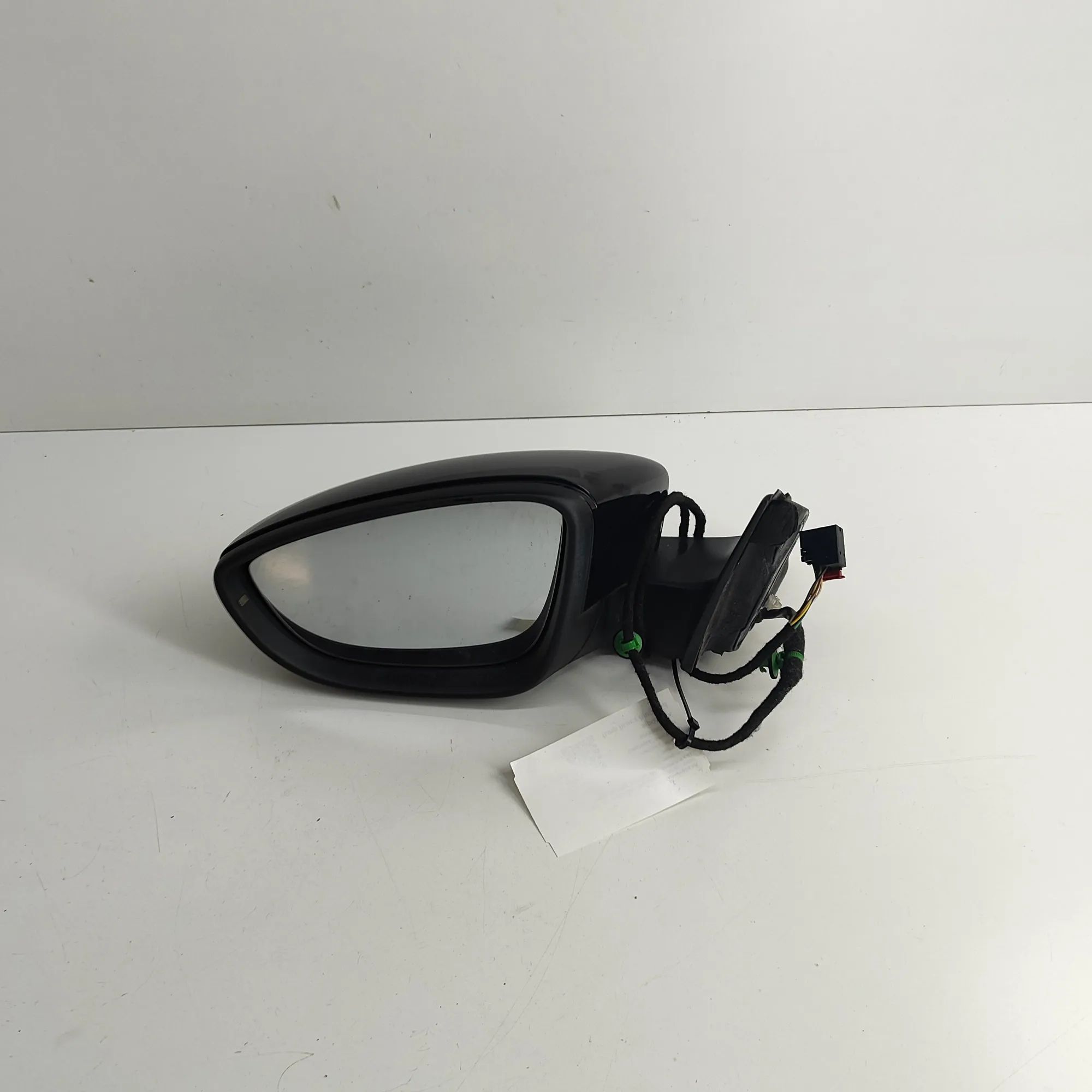 Volkswagen Passat (B7) Left Side Wing Mirror Left Side Wing Mirror — VW PASSAT (Variant B7 3...