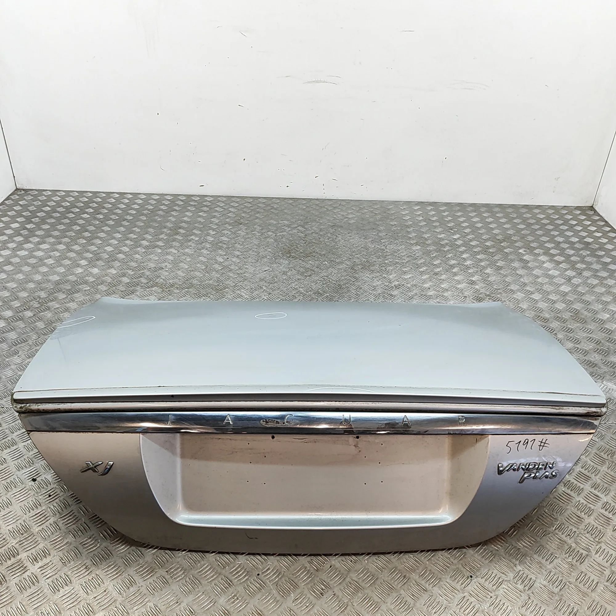 Jaguar XJ Tailgate / boot lid Tailgate / boot lid — JAGUAR XJ (X350) (2003-20...