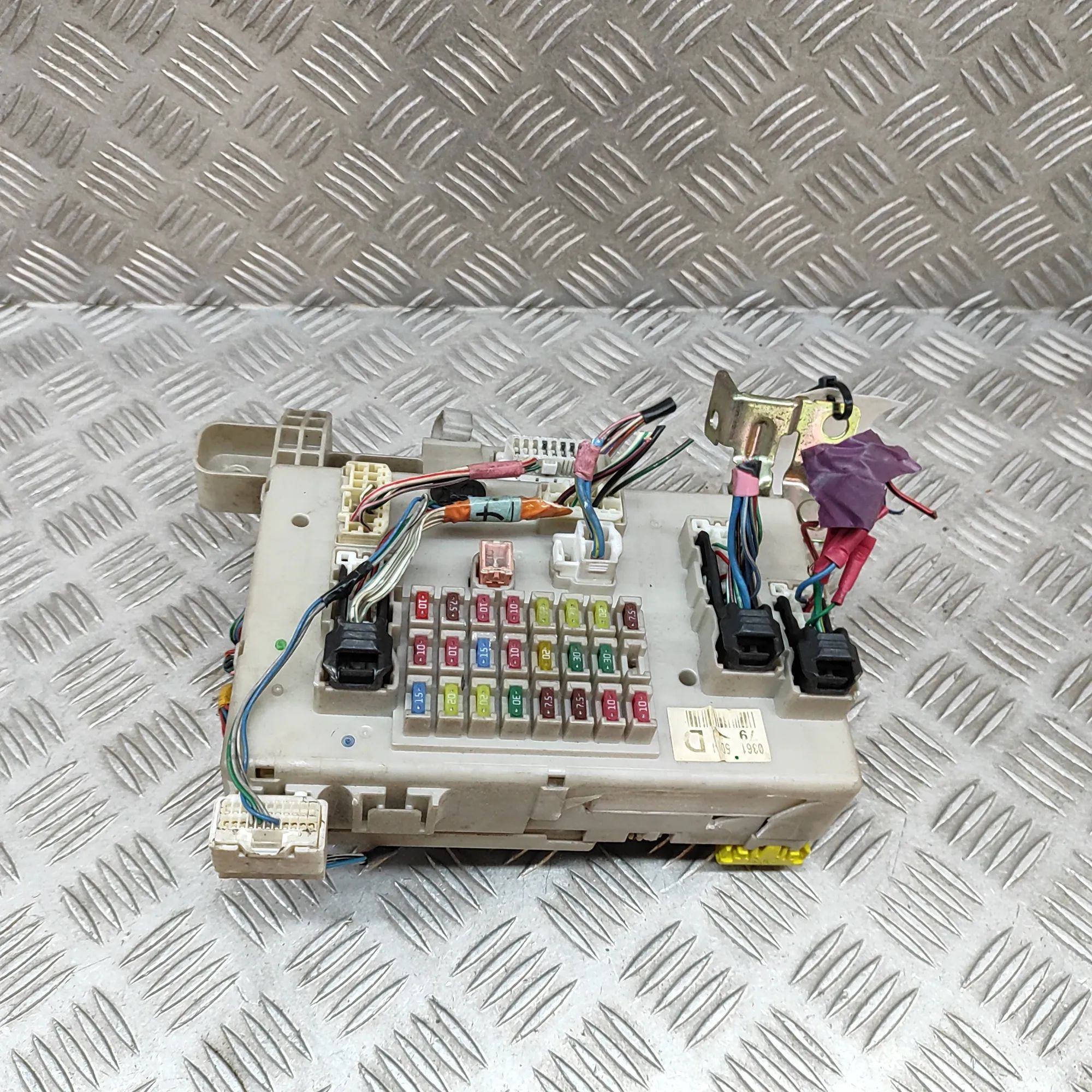 Toyota Land Cruiser 100 Fuse Box Module Fuse Box Module — TOYOTA LAND CRUISER (120 _J12...