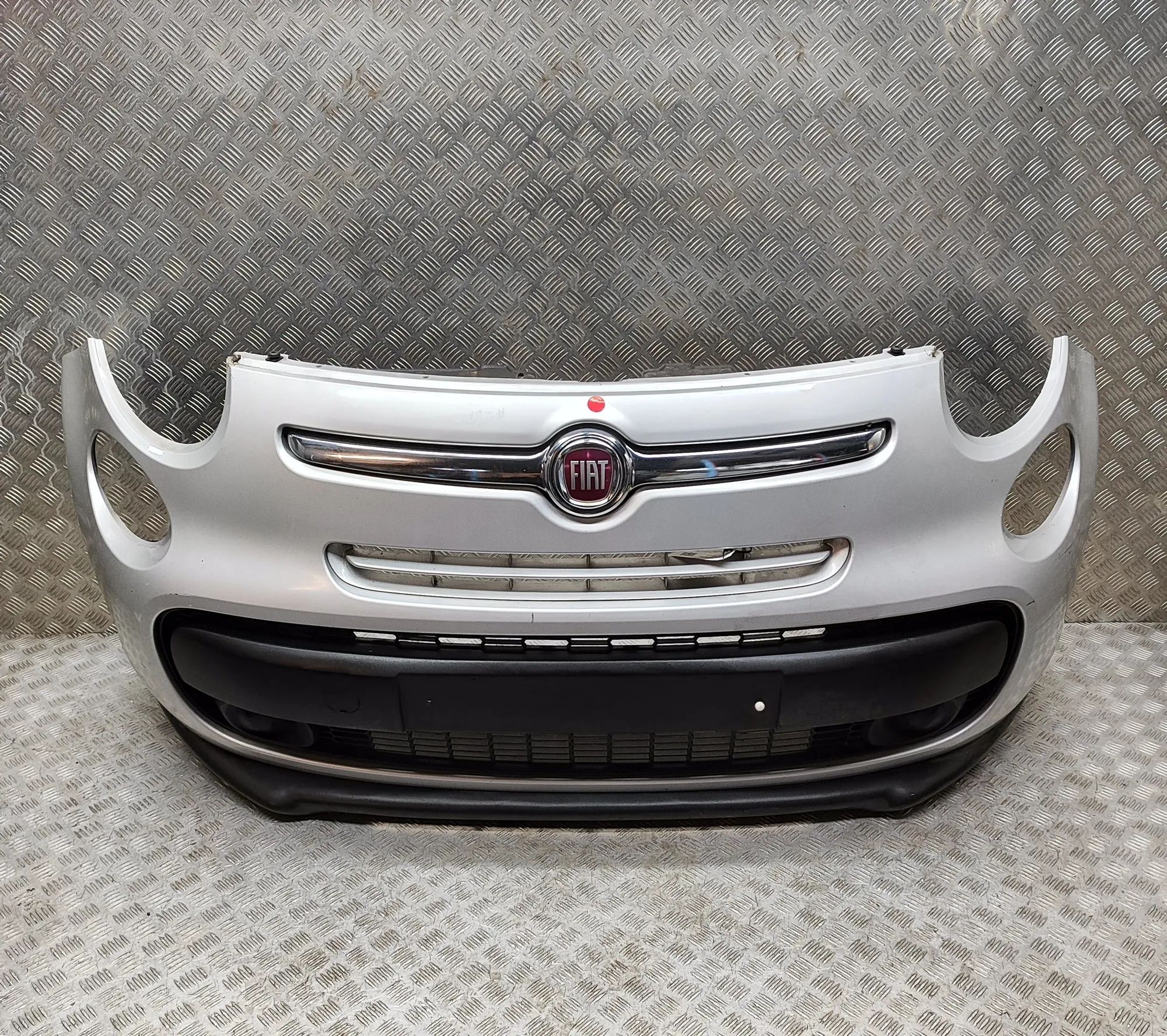 Fiat 500L (351, 352) front bumper Front bumper — FIAT 500L (351_, 352_) (2012-......