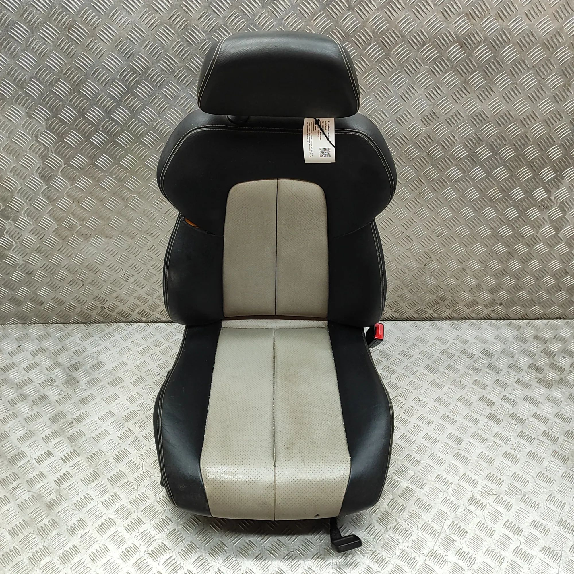 Mercedes-Benz SLK (R170) Front Right Seat Front right seat — MERCEDES BENZ SLK (R170) (19...