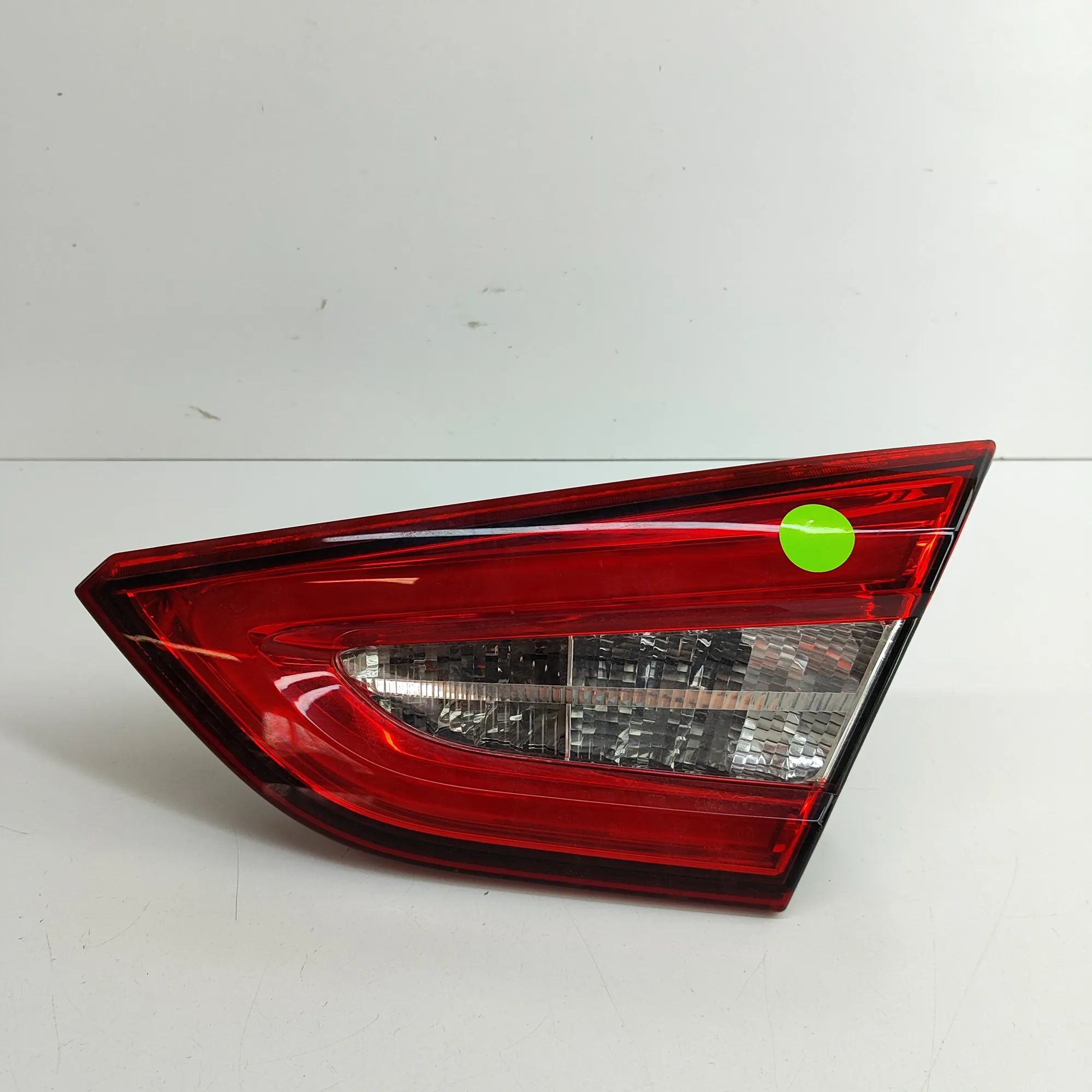 Maserati Quattroporte Right Side Tailgate Tail Light Right Side Tailgate Tail Light — MASERATI QUATT...