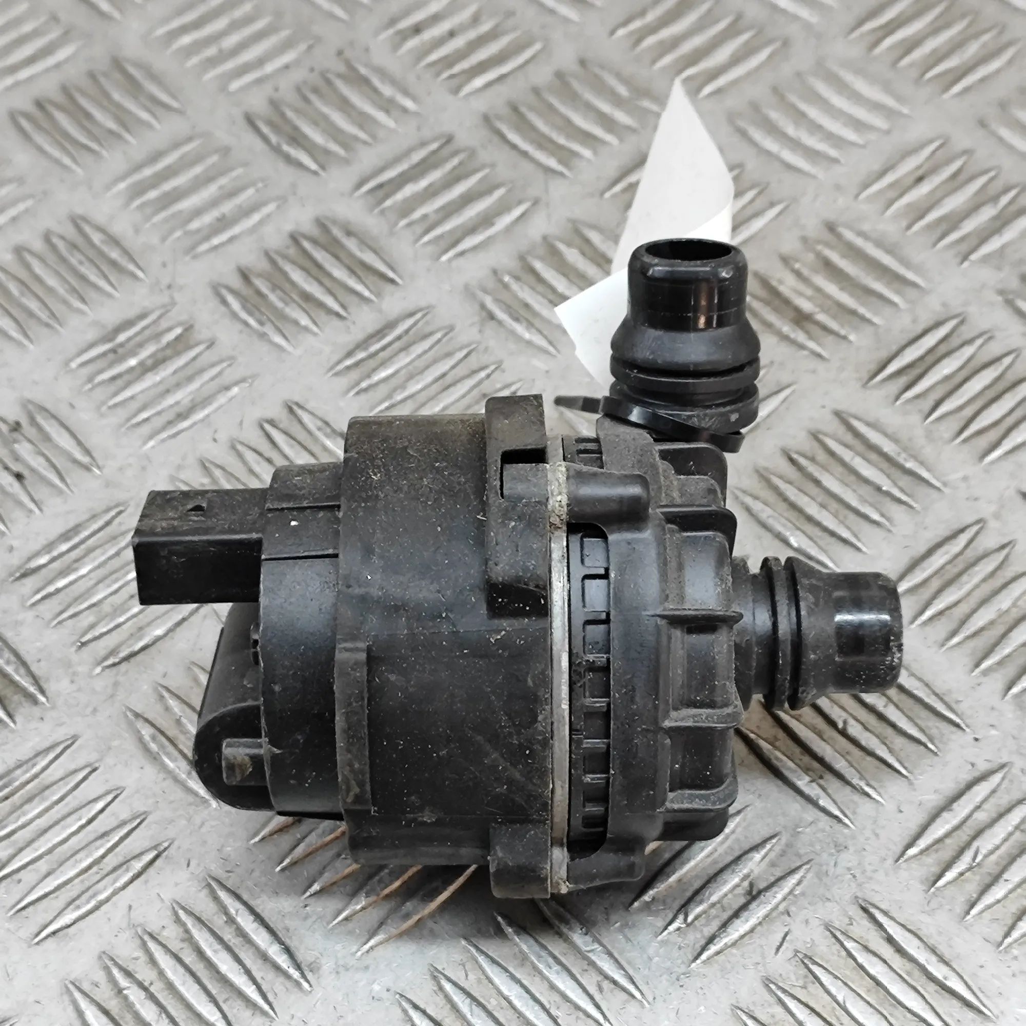 BMW iX (I20) Auxiliary Water Pump Auxiliary Water Pump — BMW IX (I20) (2021-...) ...