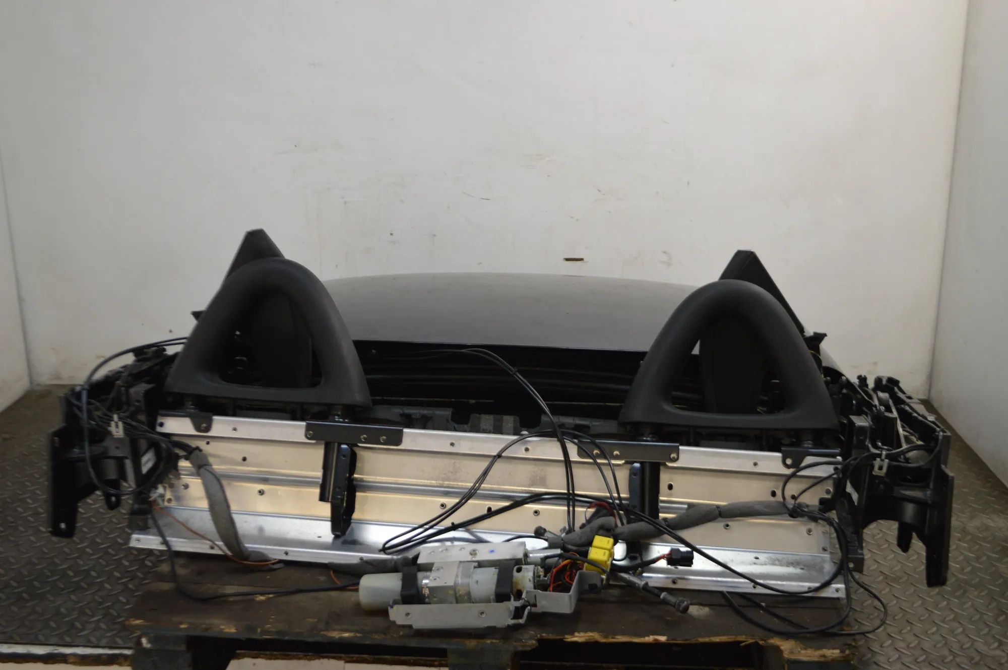 Mercedes-Benz SLK (R171) Roof Folding Mechanism Roof folding mechanism — MERCEDES BENZ SLK (R17...