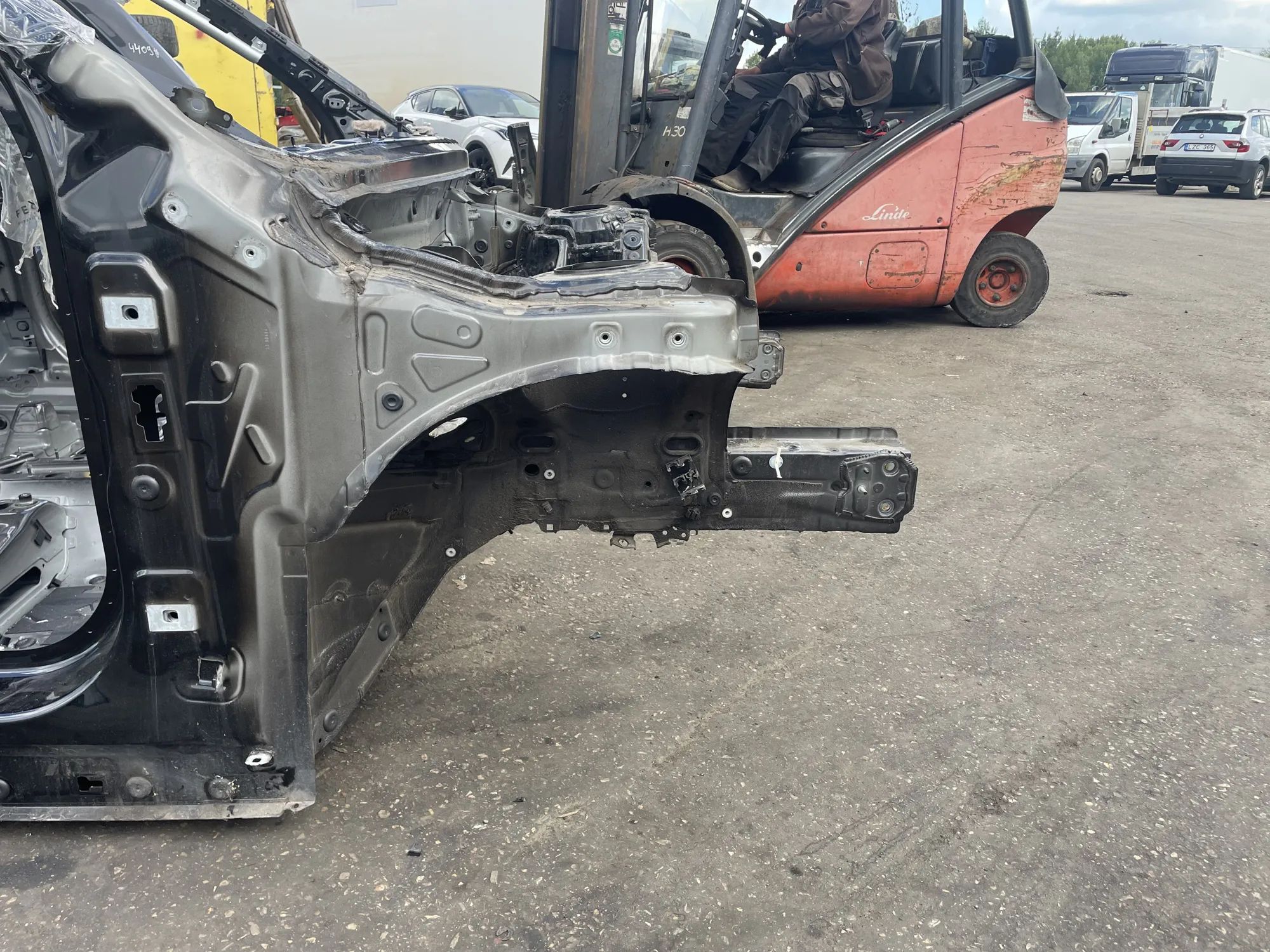 BMW X1 (F48) Front Right Quarter Panel Front right quarter panel — BMW X1 (F48) (2014-...