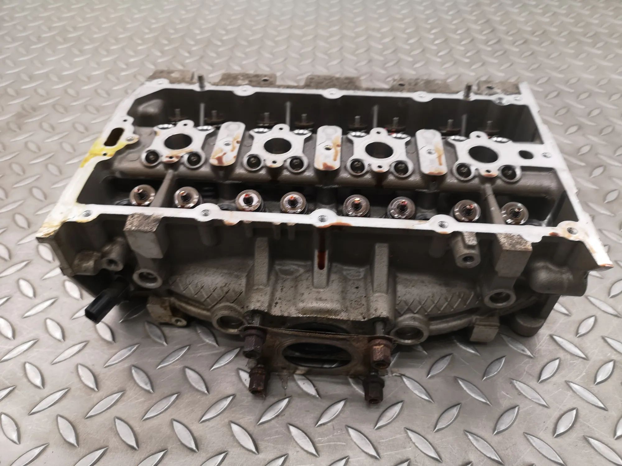 Audi A1 (8X) Engine Cylinder Head Engine Cylinder Head — AUDI A1 (Sportback 8XA, ...