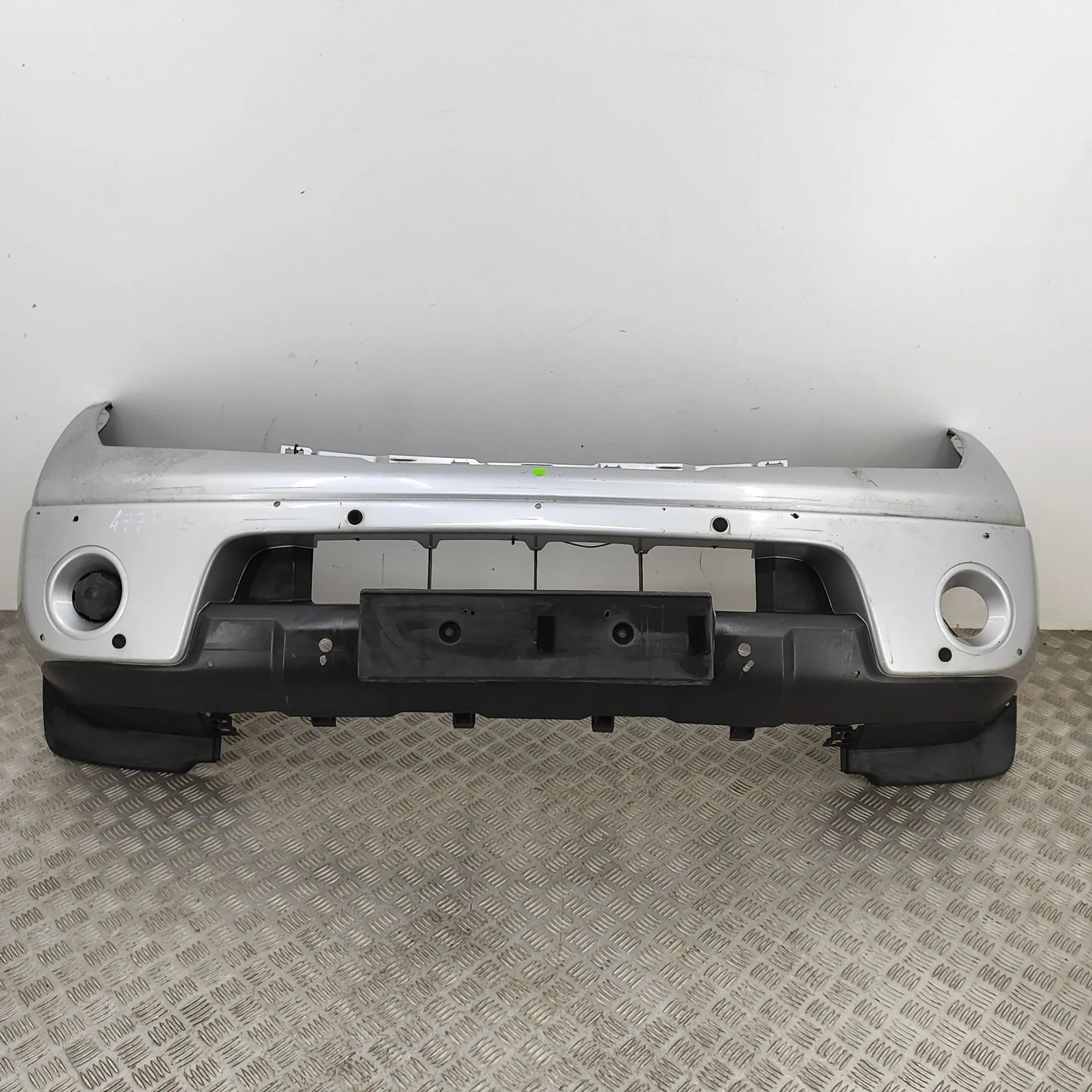 Nissan Pick Up / Navara / NP300 (D22) front bumper Front bumper — NISSAN NP300 (NAVARA D40) (2004-...