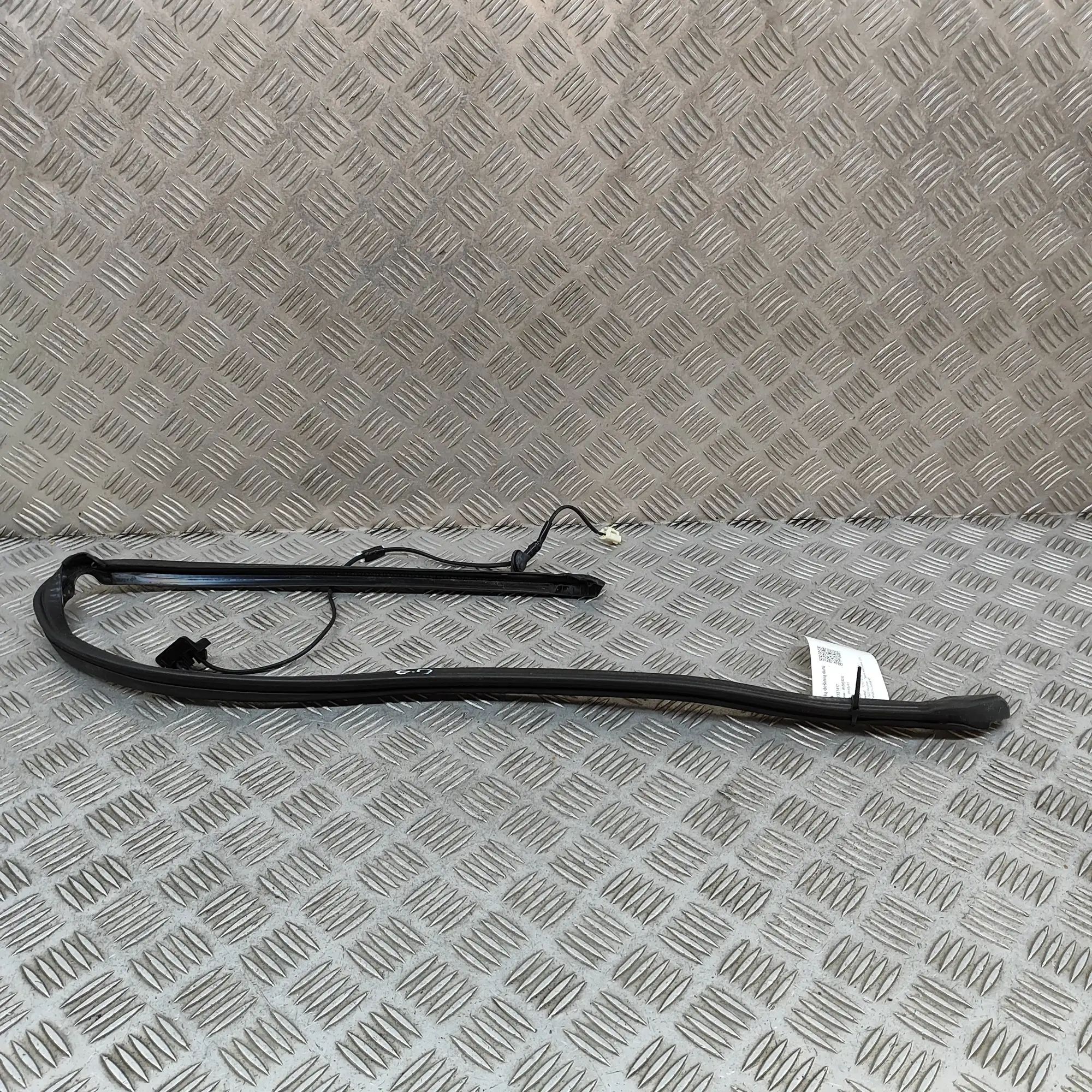 Toyota Sienna Door rubber seal — rear right Door rubber seal — rear right — TOYOTA SIENNA (...