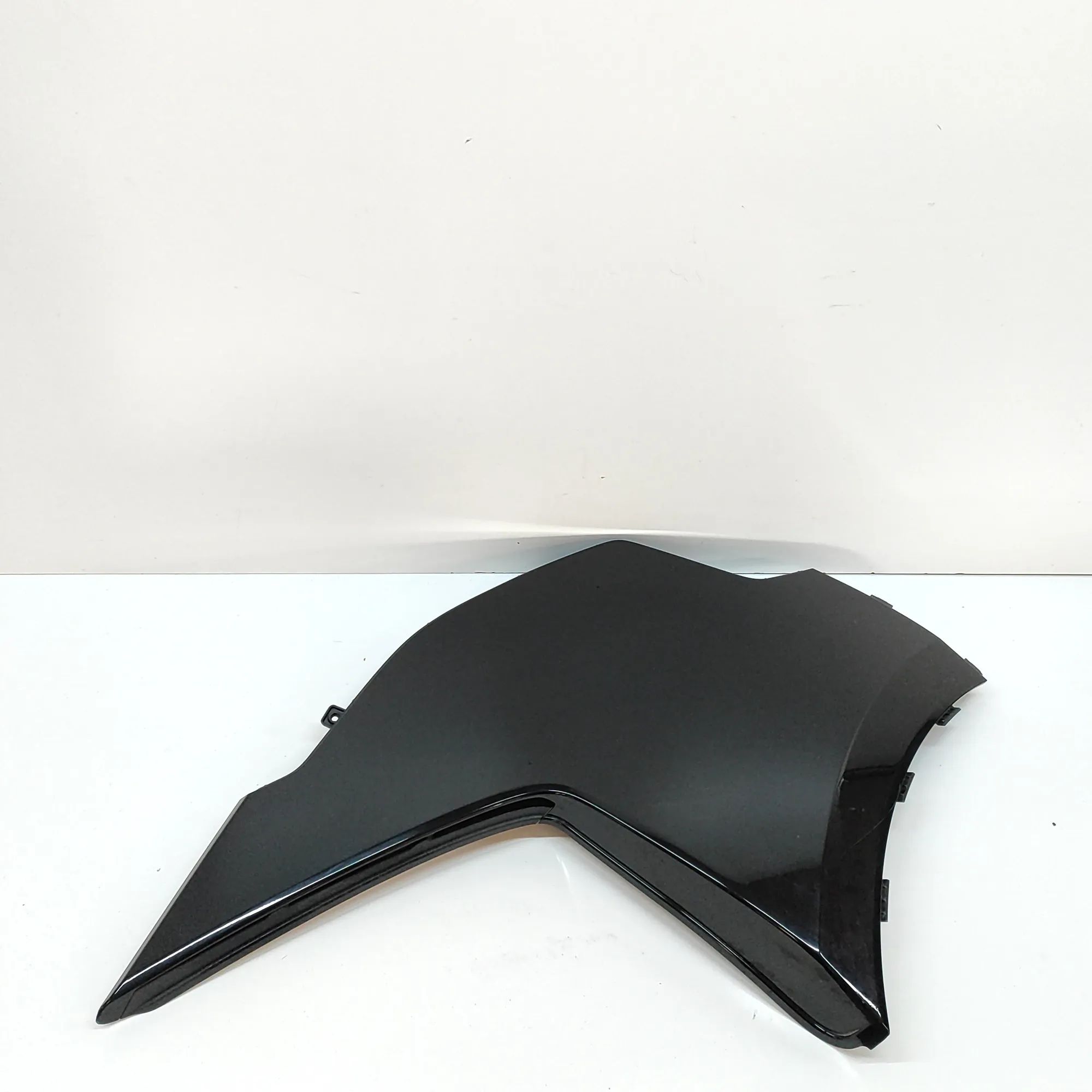 Kia Niro Body moulding left Body moulding left — KIA NIRO (II) (2022-...) —...