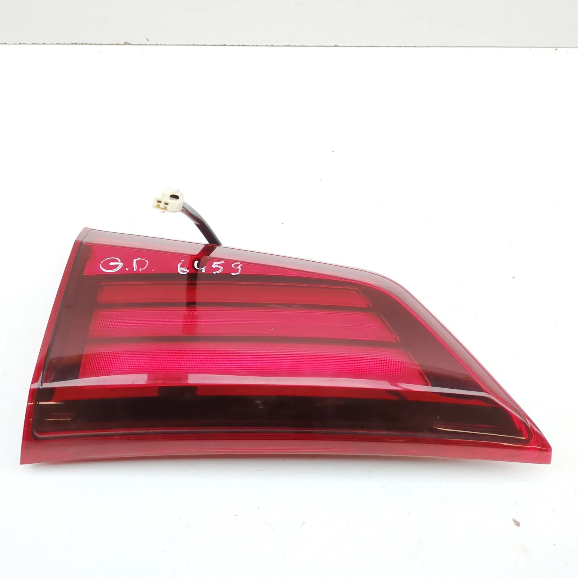 Mitsubishi Outlander Right Side Tailgate Tail Light Right Side Tailgate Tail Light — MITSUBISHI OUT...