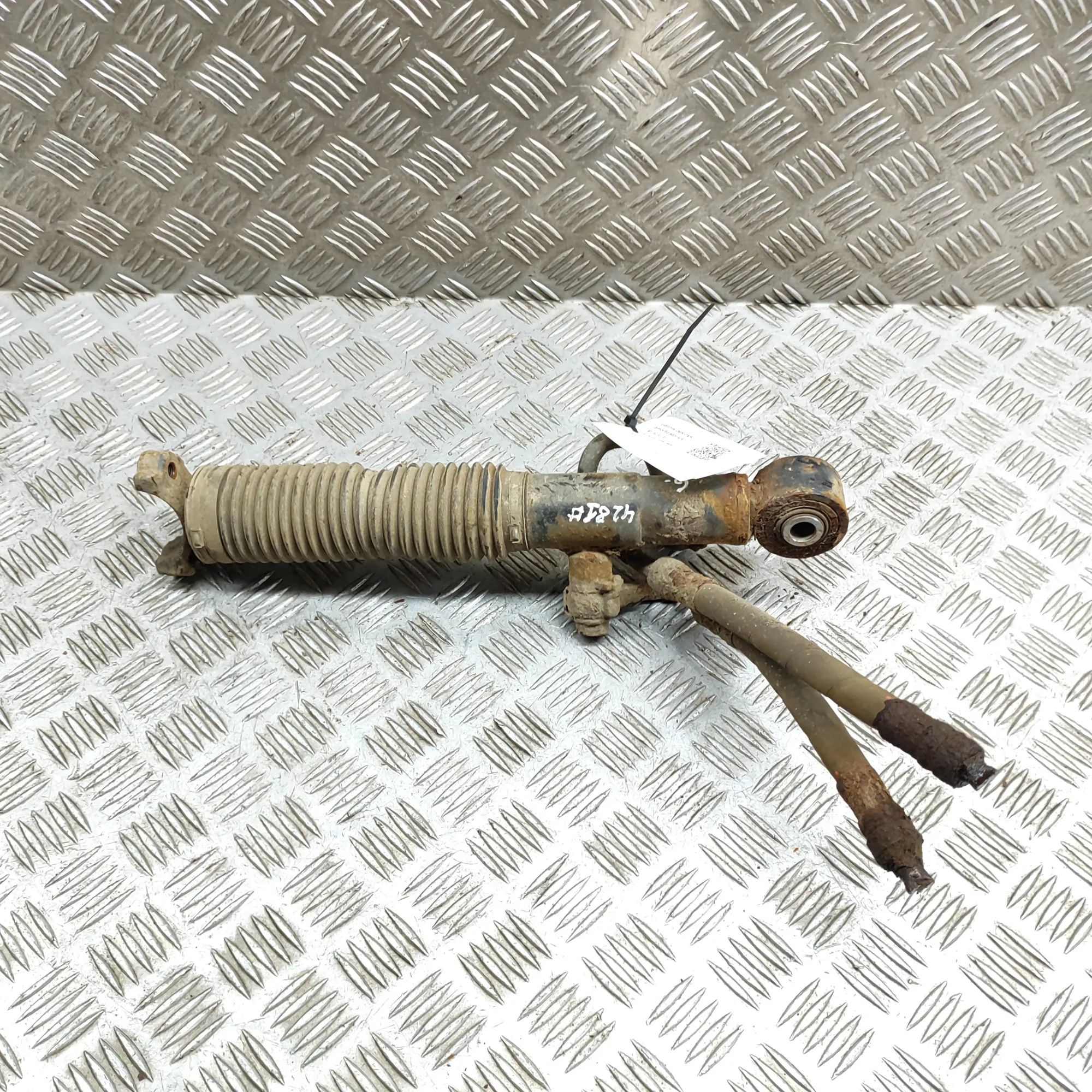 Toyota Land Cruiser 150 Rear Right Stabilizer Link Rear Right Stabilizer Link — TOYOTA LAND CRUISE...