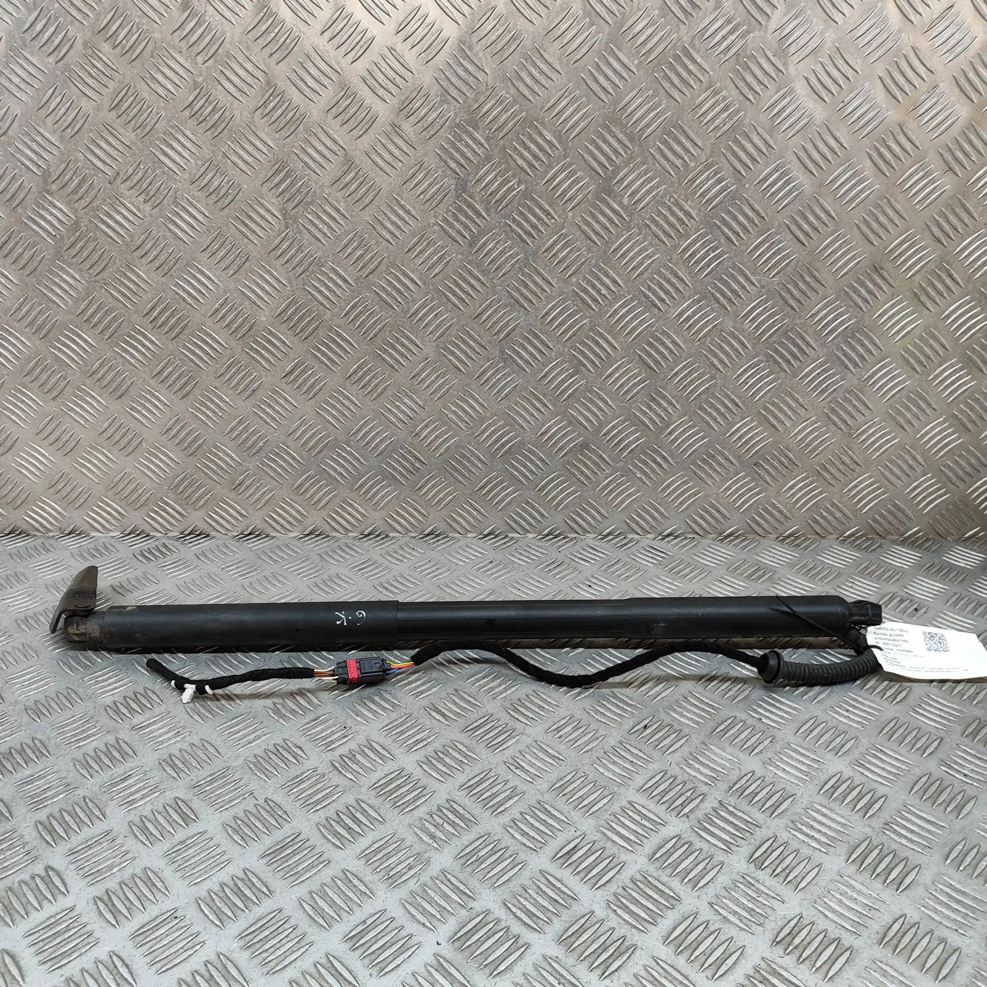 Porsche Cayenne Left Side Tailgate Gas Strut Left Side Tailgate Gas Strut — PORSCHE CAYENNE ...