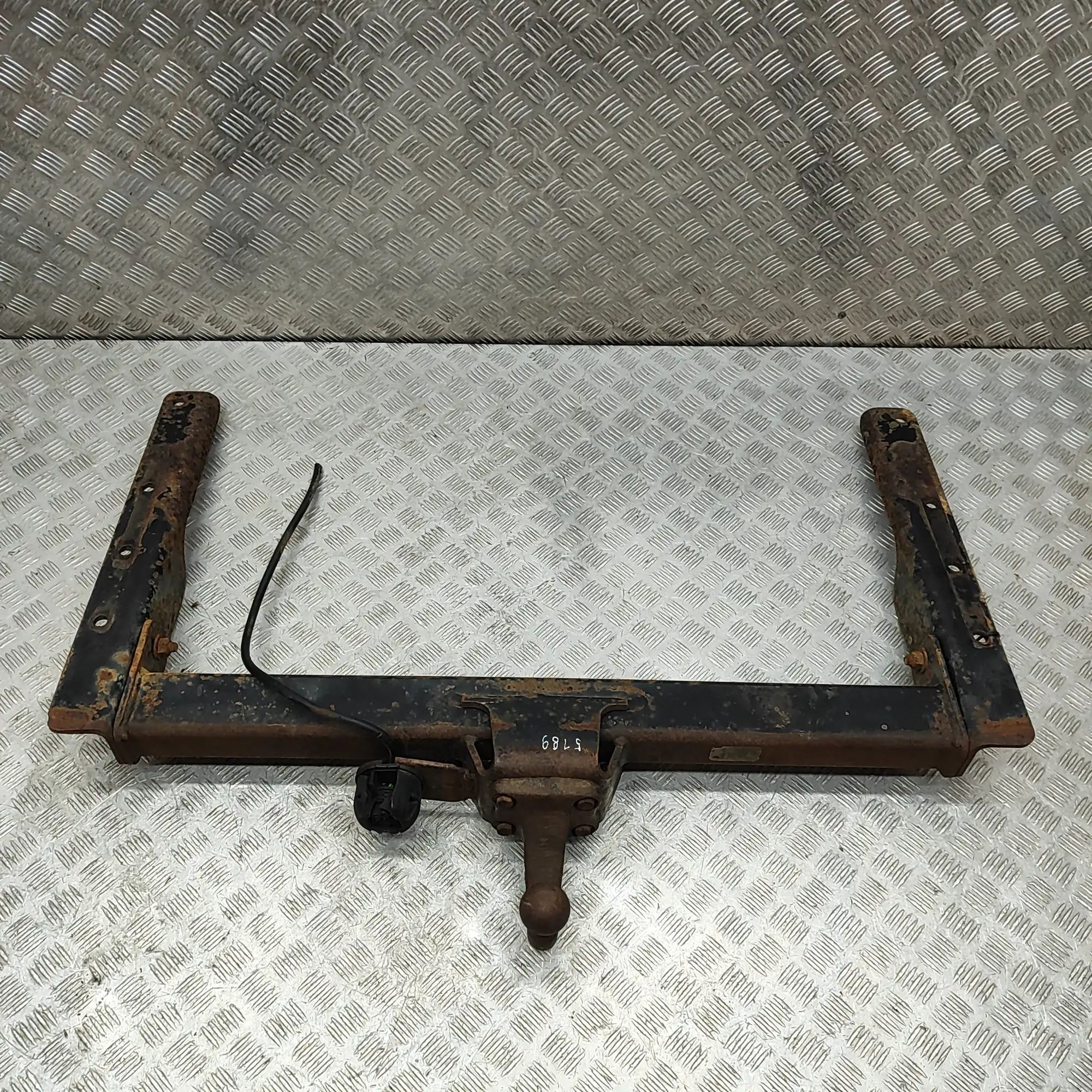 Toyota Land Cruiser 80 Towbar Kit Towbar Kit — TOYOTA LAND CRUISER (90 _J9_) (199...