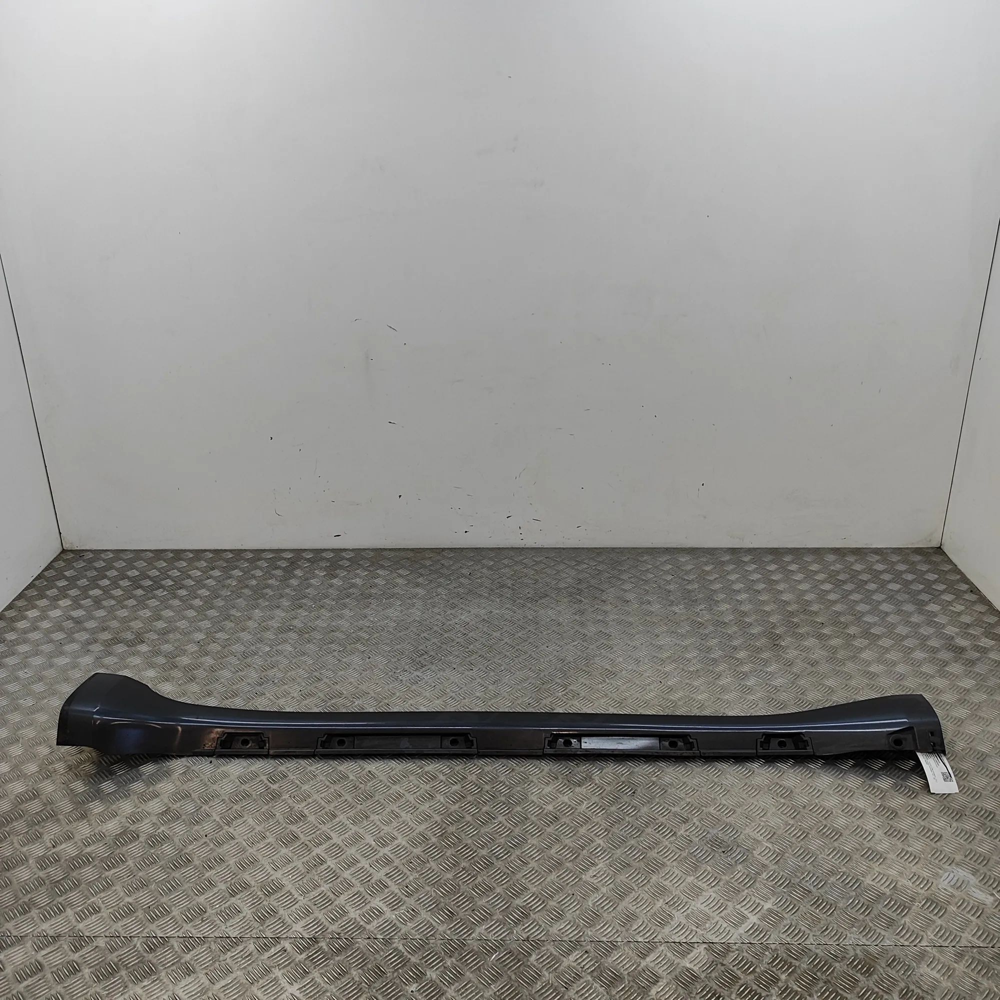 Toyota Land Cruiser 150 Left Side Plastic Sideskirt Cover Left Side Plastic Sideskirt Cover — TOYOTA LAND...