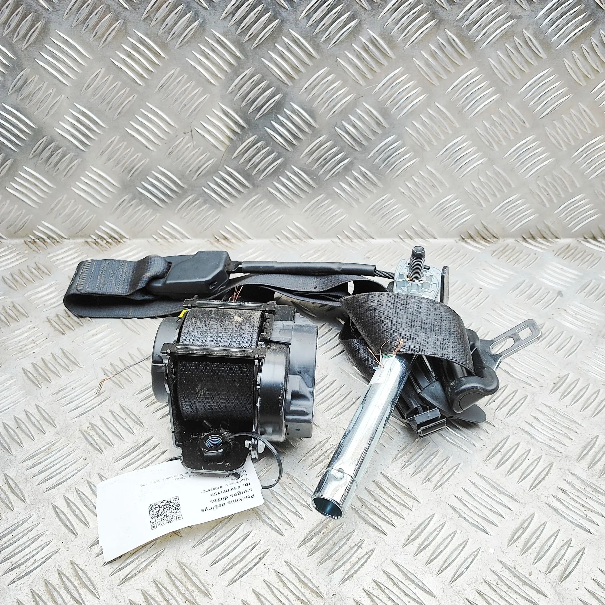 Jeep Cherokee (KL) Front Right Seatbelt Front Right Seatbelt — JEEP CHEROKEE (KL) (2013...