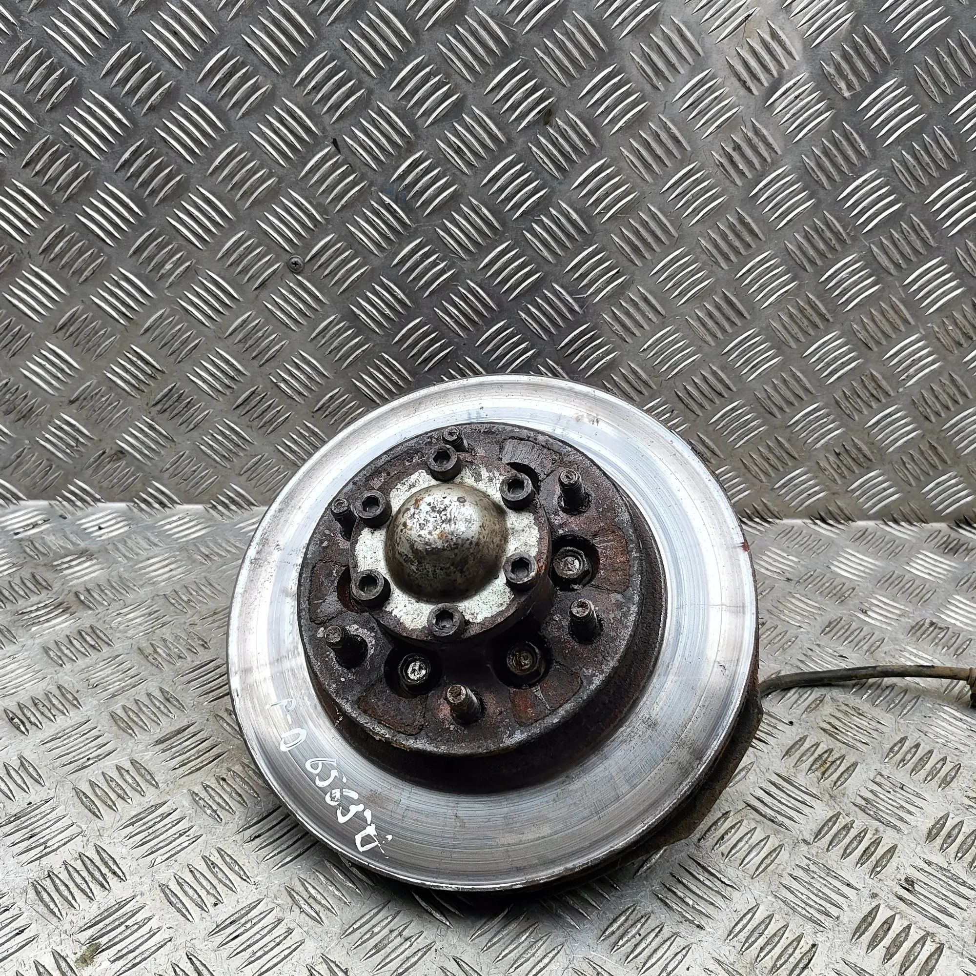 Isuzu D-Max Front Right Wheel Hub Front Right Wheel Hub — ISUZU D-MAX (II TFR, TF...