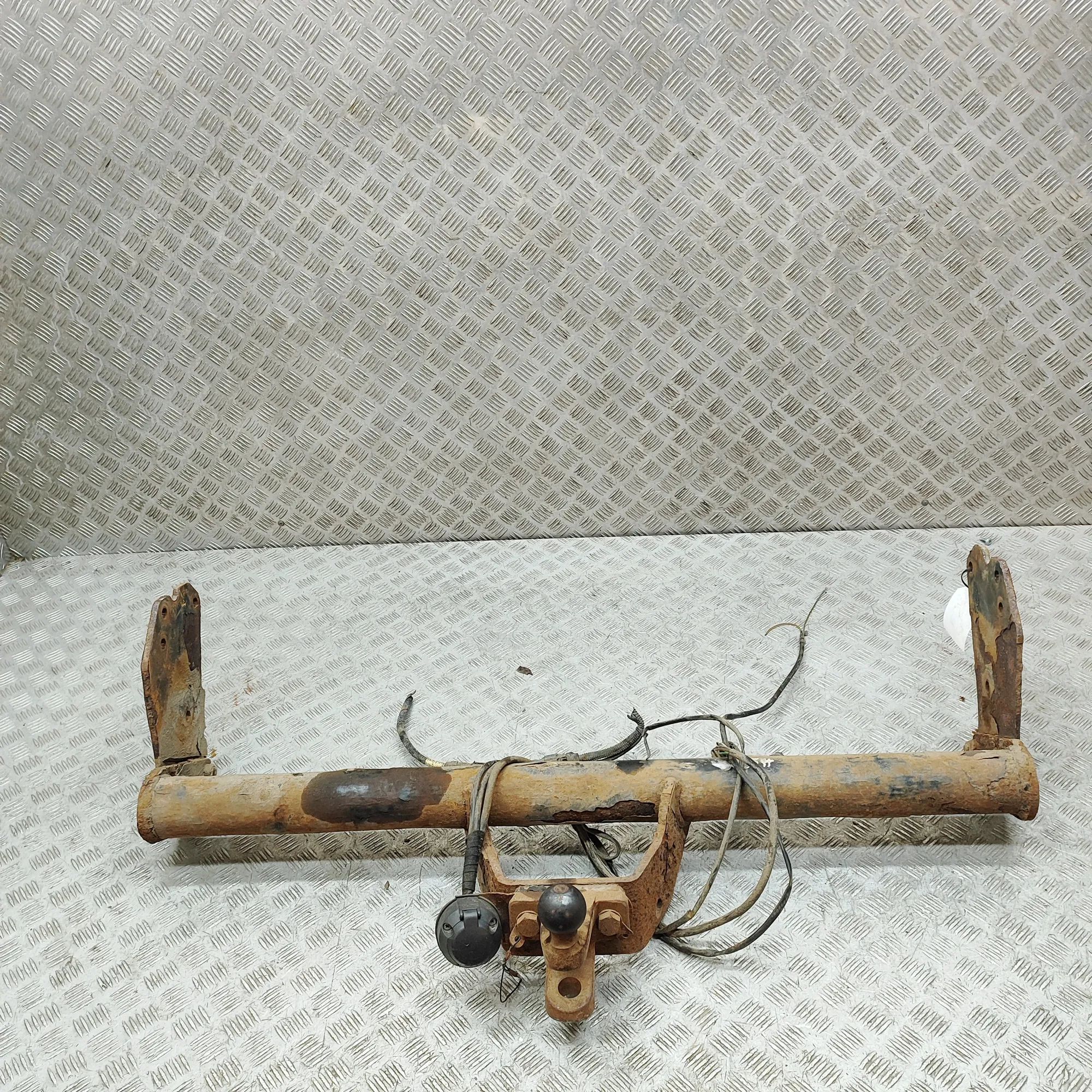 Isuzu D-Max Towbar Kit Towbar Kit — ISUZU D-MAX (II TFR, TFS) (2012-.....