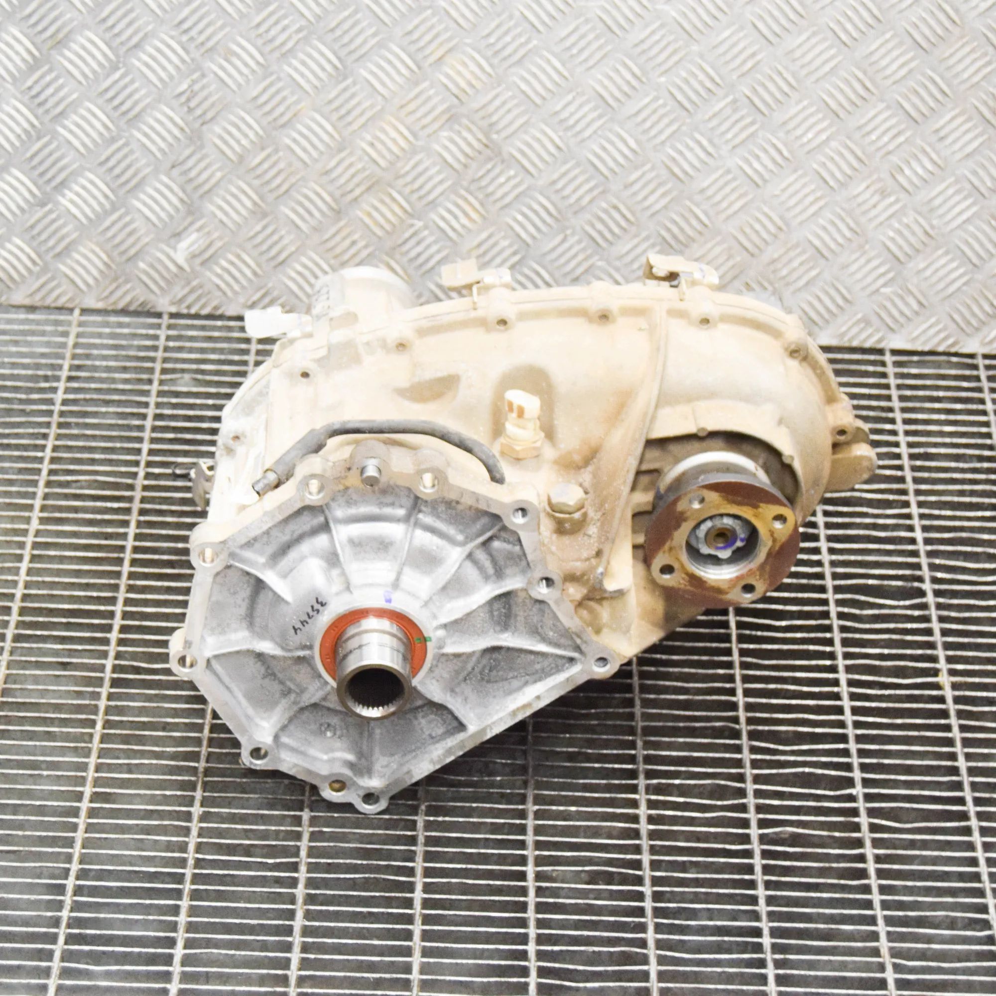 Porsche Macan Transfer case Transfer case — PORSCHE MACAN (95B) (2014-...) ...
