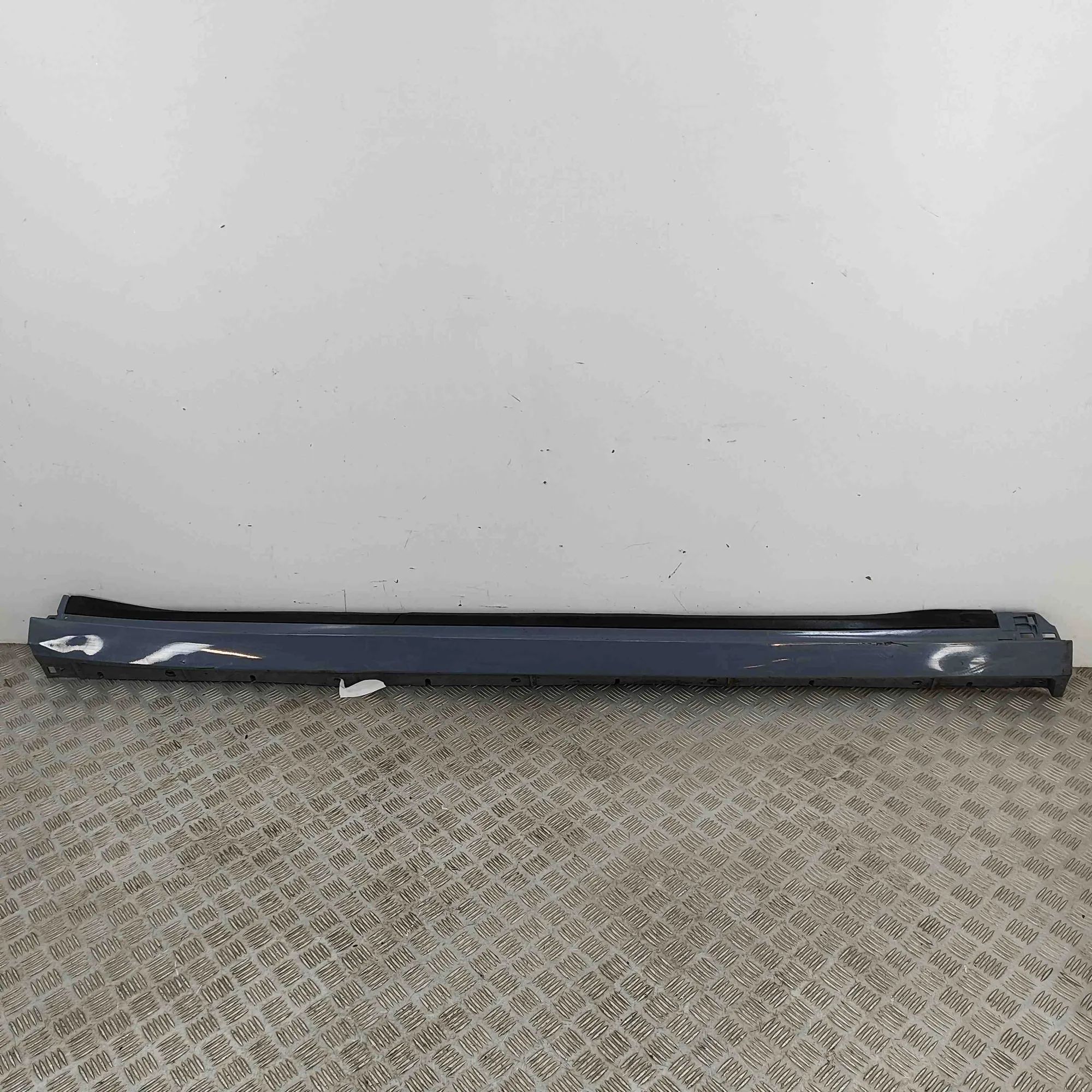Porsche Cayenne Right Side Plastic Sideskirt Cover Right Side Plastic Sideskirt Cover — PORSCHE CA...