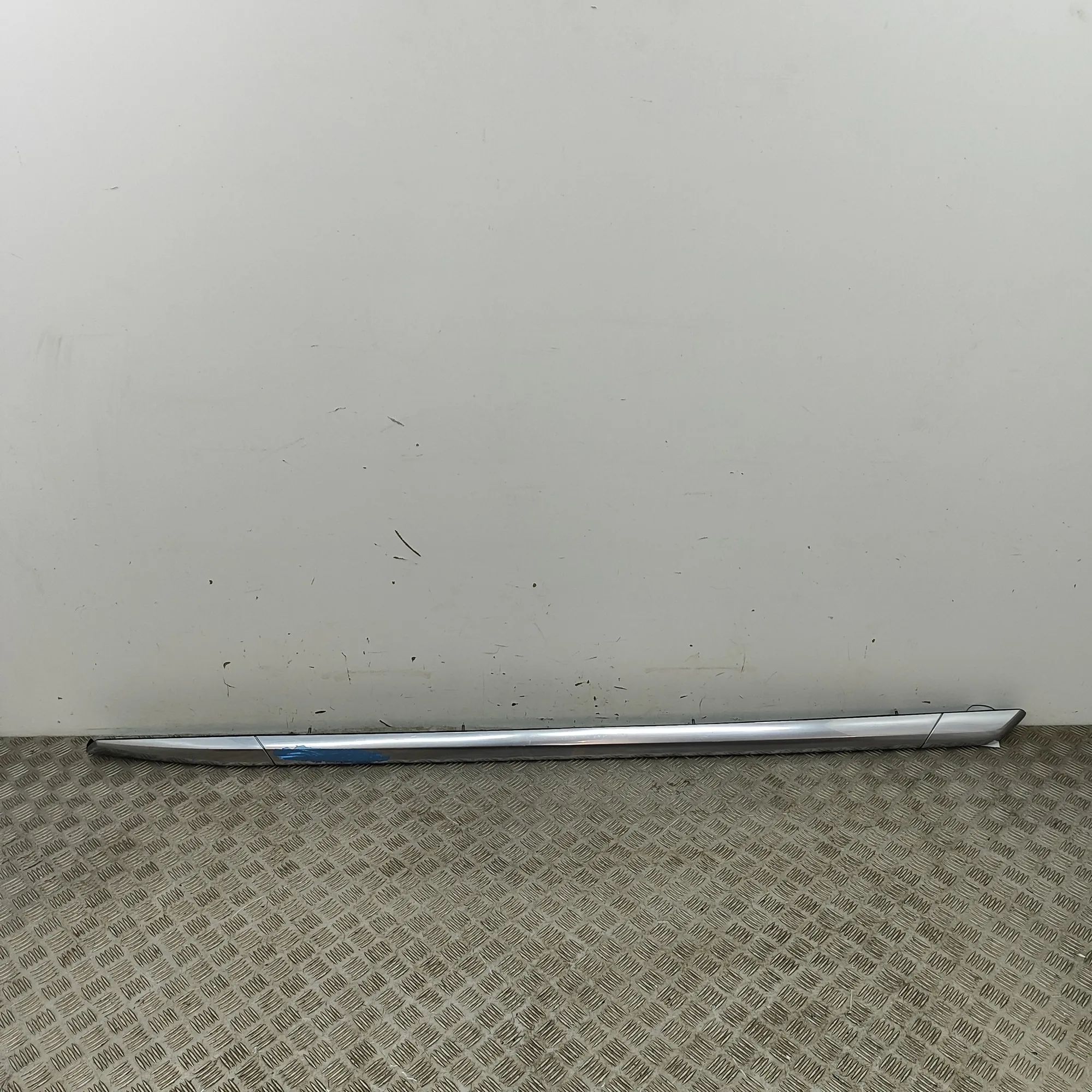 Cadillac Escalade Right Side Roof Rail Right Side Roof Rail — CADILLAC ESCALADE (2014-...