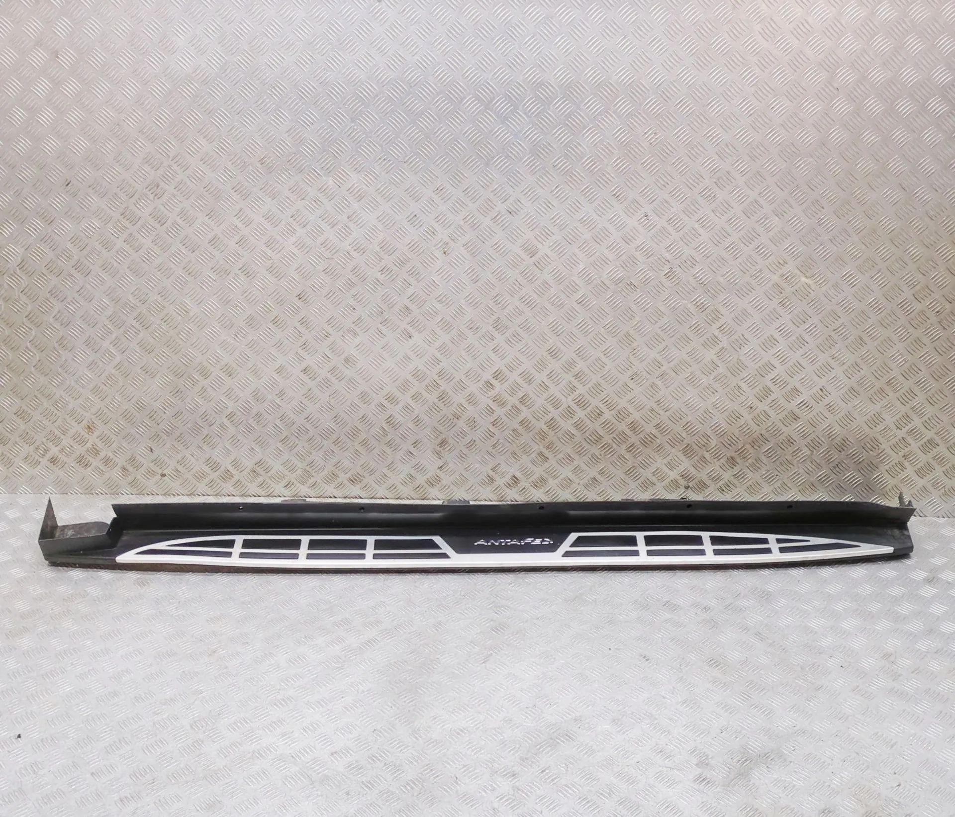 Hyundai Santa Fe Left Side Plastic Sideskirt Cover Left Side Plastic Sideskirt Cover — HYUNDAI SAN...