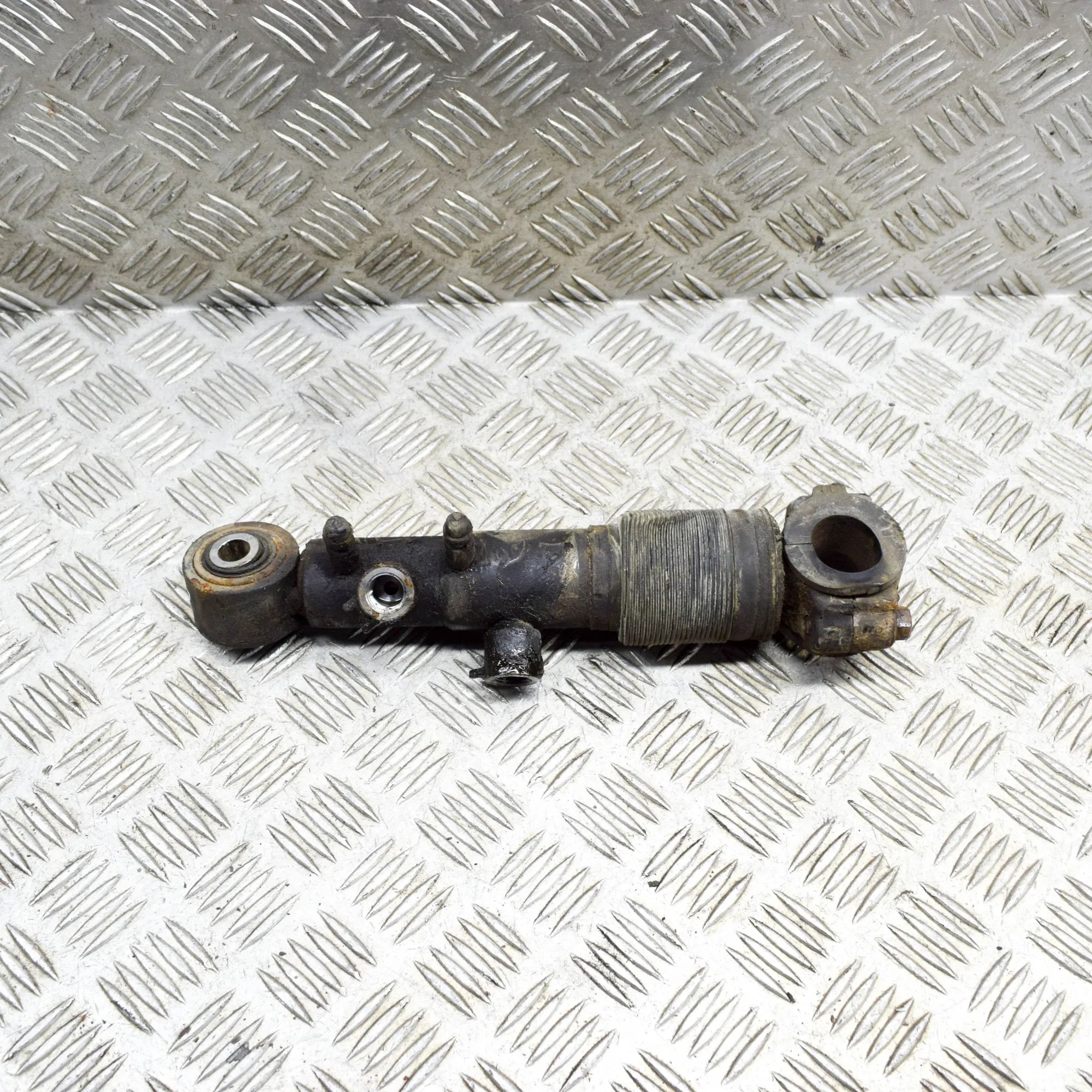 Toyota Land Cruiser 150 Rear Left Stabilizer Link Rear Left Stabilizer Link — TOYOTA LAND CRUISER...