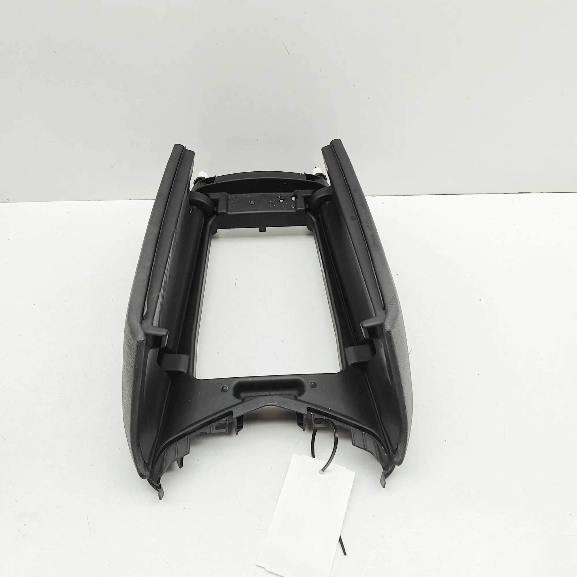 Maserati Ghibli подлокотник Armrest — MASERATI GHIBLI (M157) (2013-...) — B...