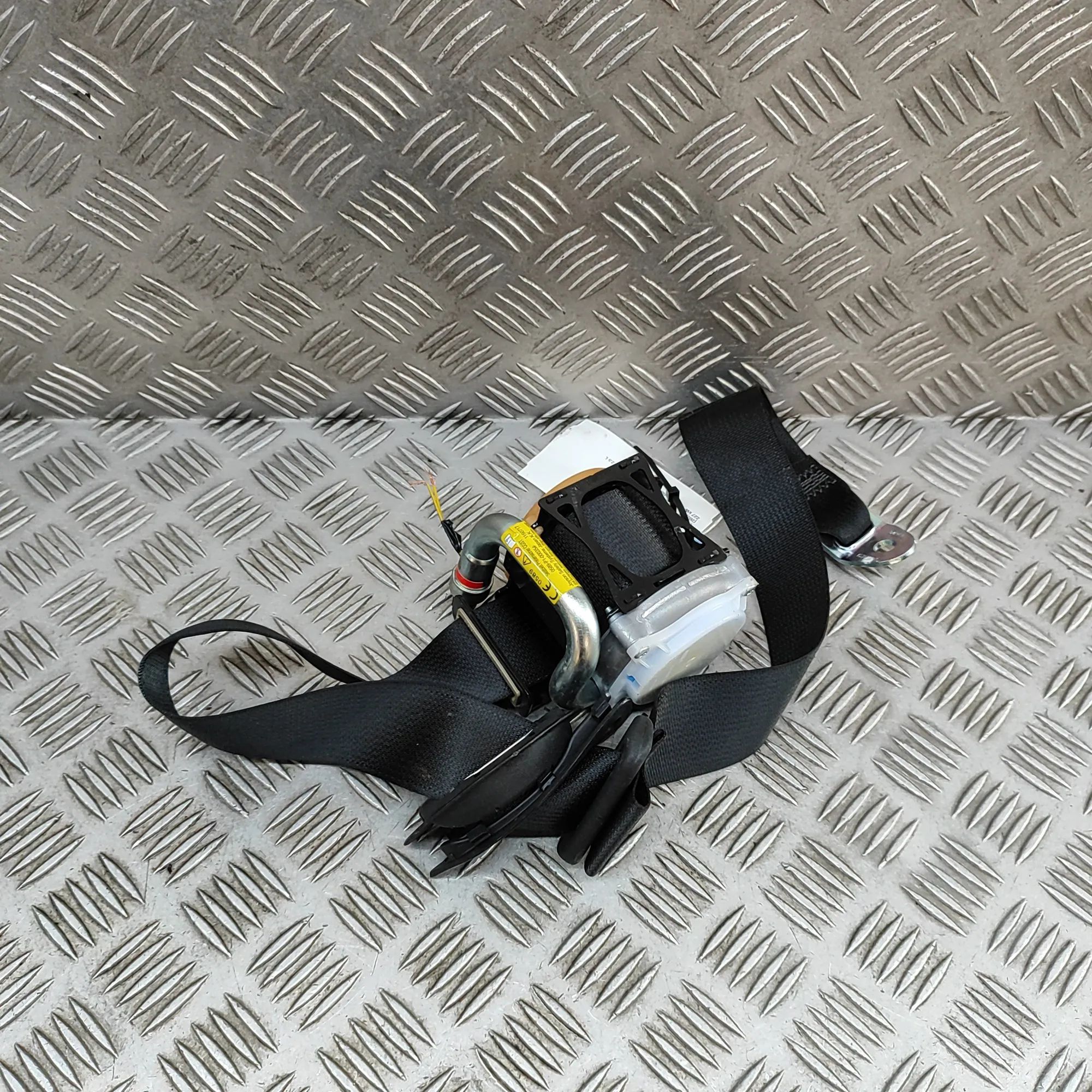 Lexus RX Rear Right Seatbelt Rear Right Seatbelt — LEXUS RX (_LA1_, _LH1_) (...