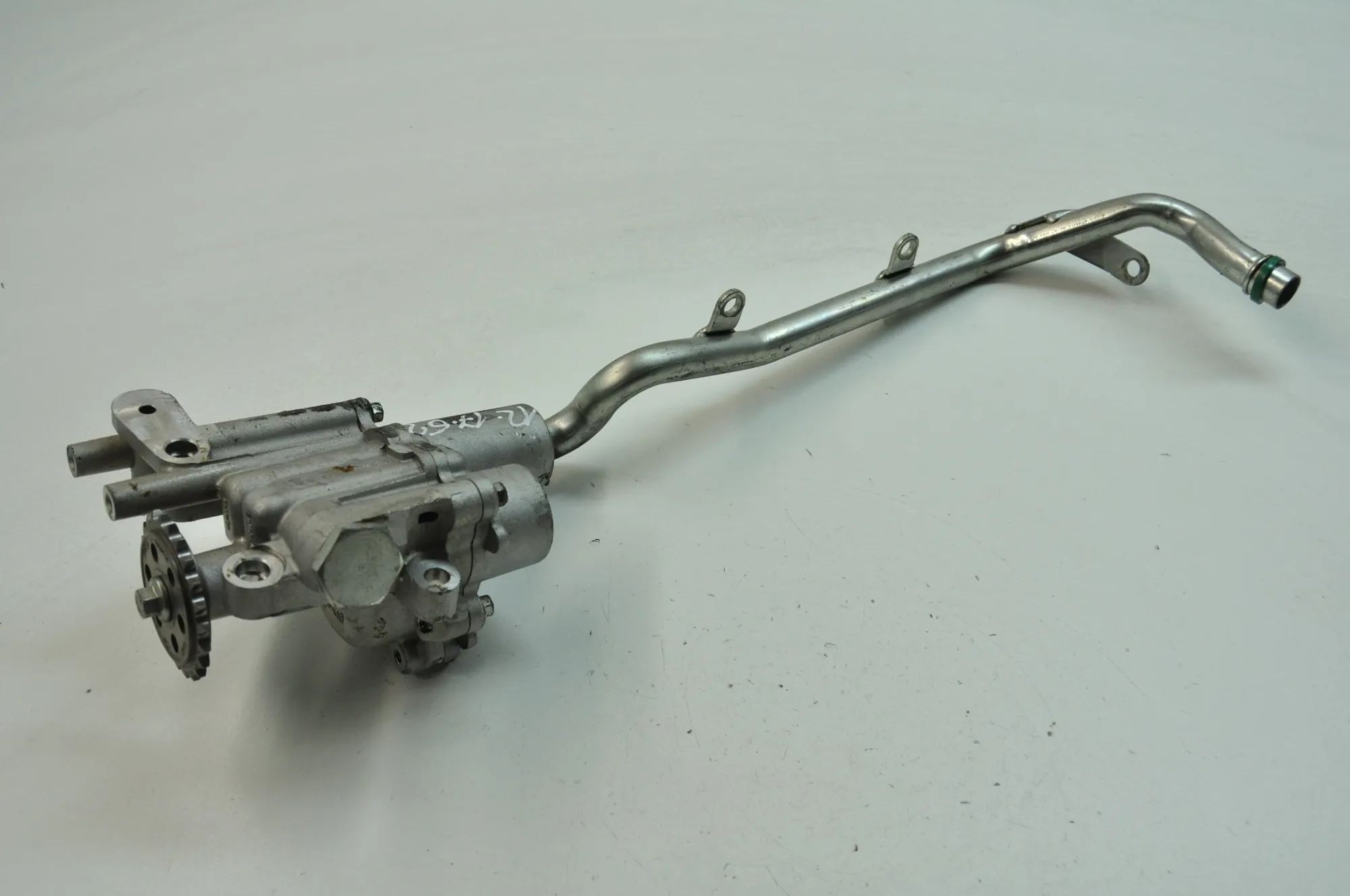 Jaguar XF Oil Pump Oil pump — JAGUAR XF (X250) (2008-2015) — 23081...