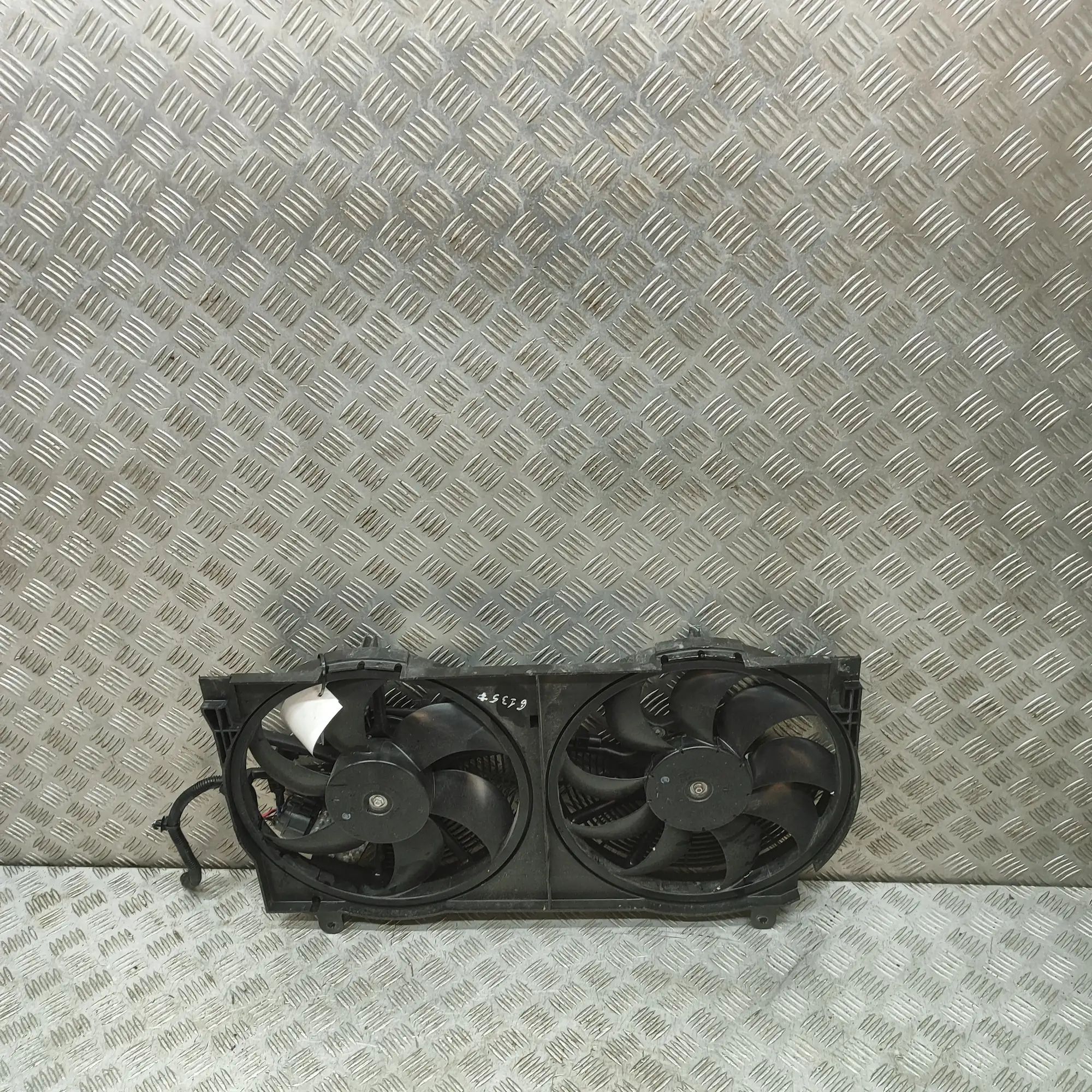 Nissan Leaf Engine Cooling Fan Shroud Engine Cooling Fan Shroud — NISSAN LEAF (ZE1) (...