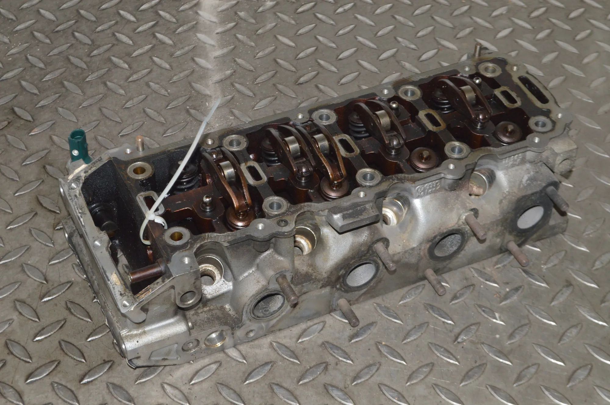 Volkswagen Polo Engine Cylinder Head Engine Cylinder Head — VW POLO (6R, 6C) (2009-....