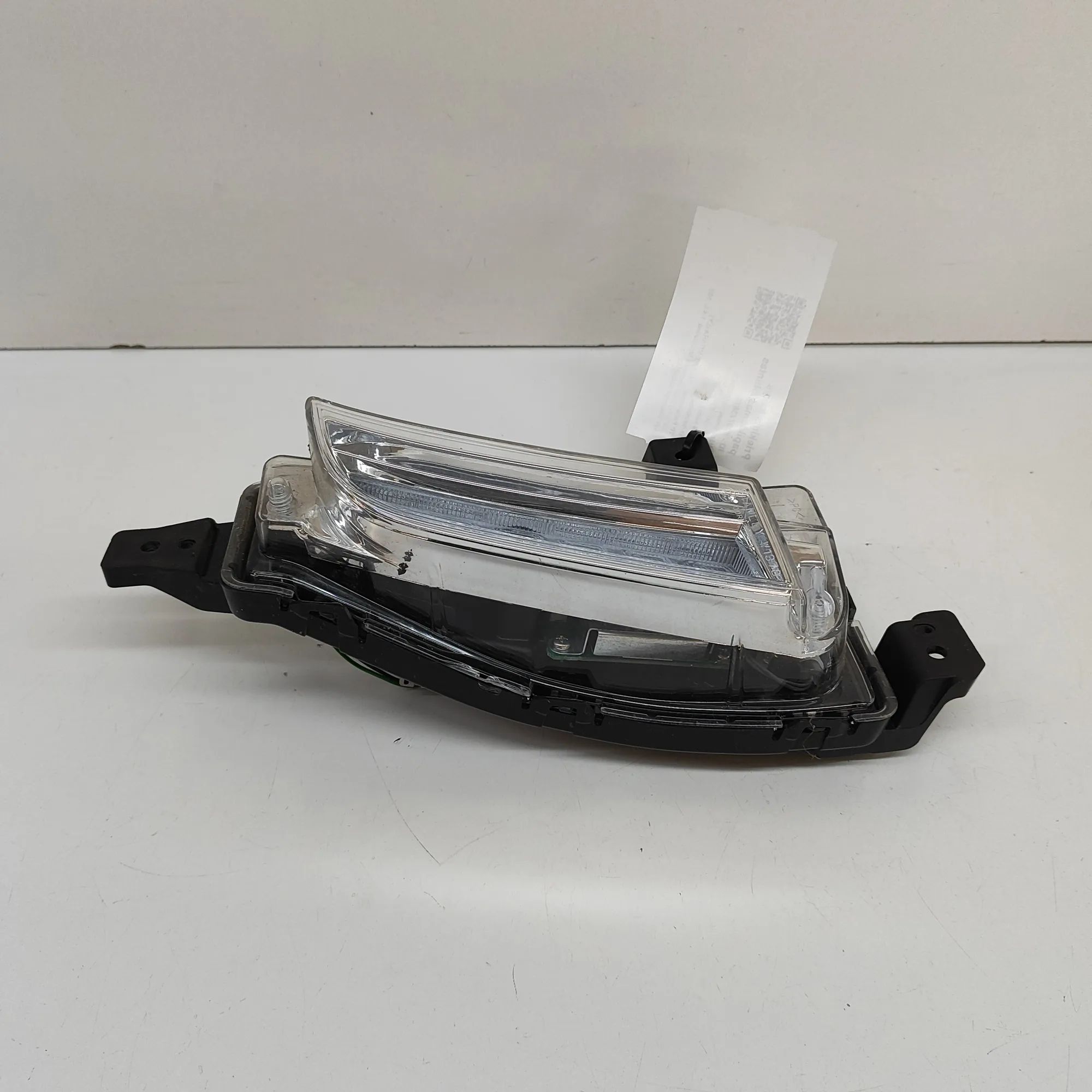 Suzuki Vitara Front Left Additional Light Front Left Additional Light — SUZUKI VITARA (LY...