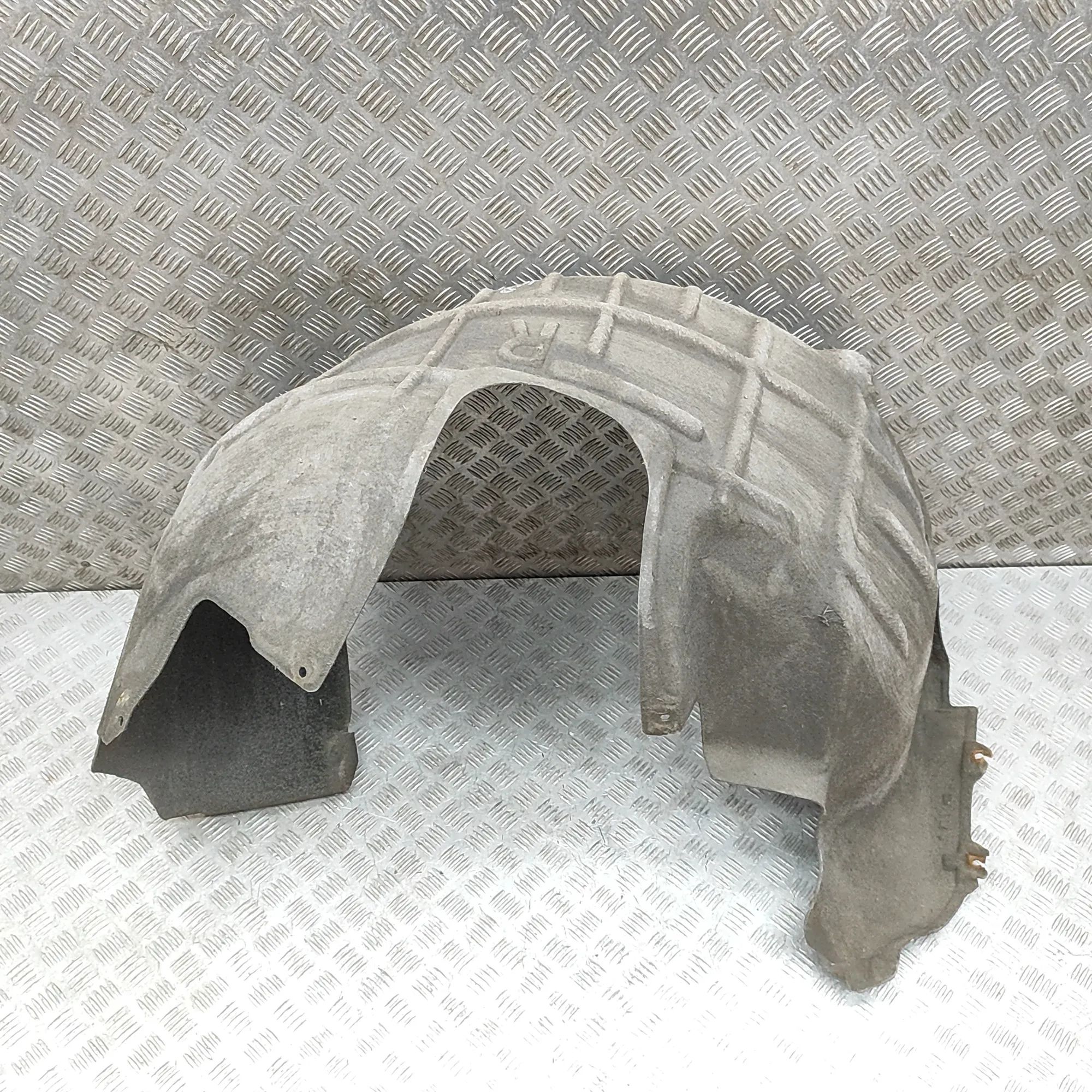 Nissan GT-R Rear Right Arch Liner Rear Right Arch Liner — NISSAN GT-R (R35) (2007...