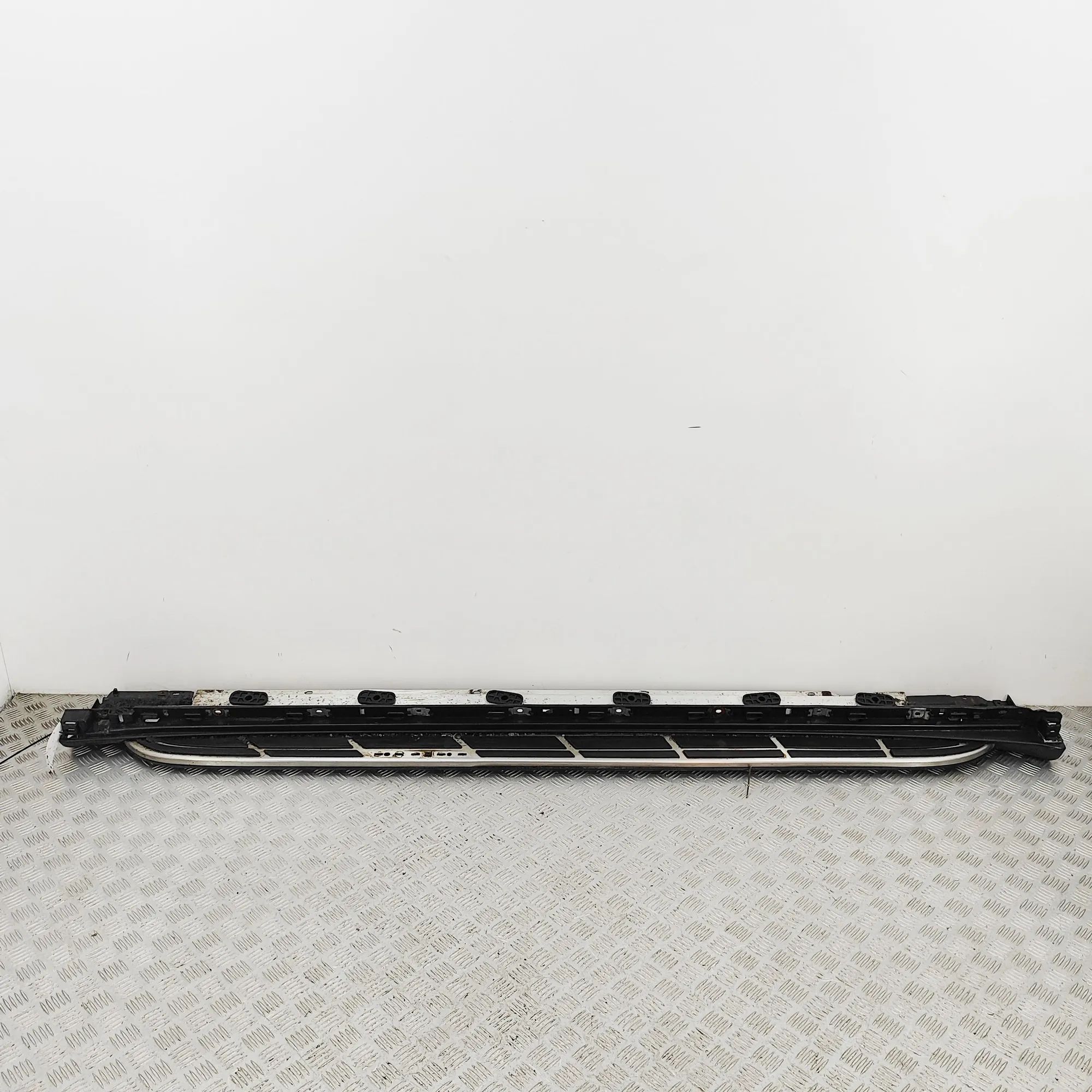 Porsche Cayenne Left Side Plastic Sideskirt Cover Left Side Plastic Sideskirt Cover — PORSCHE CAY...